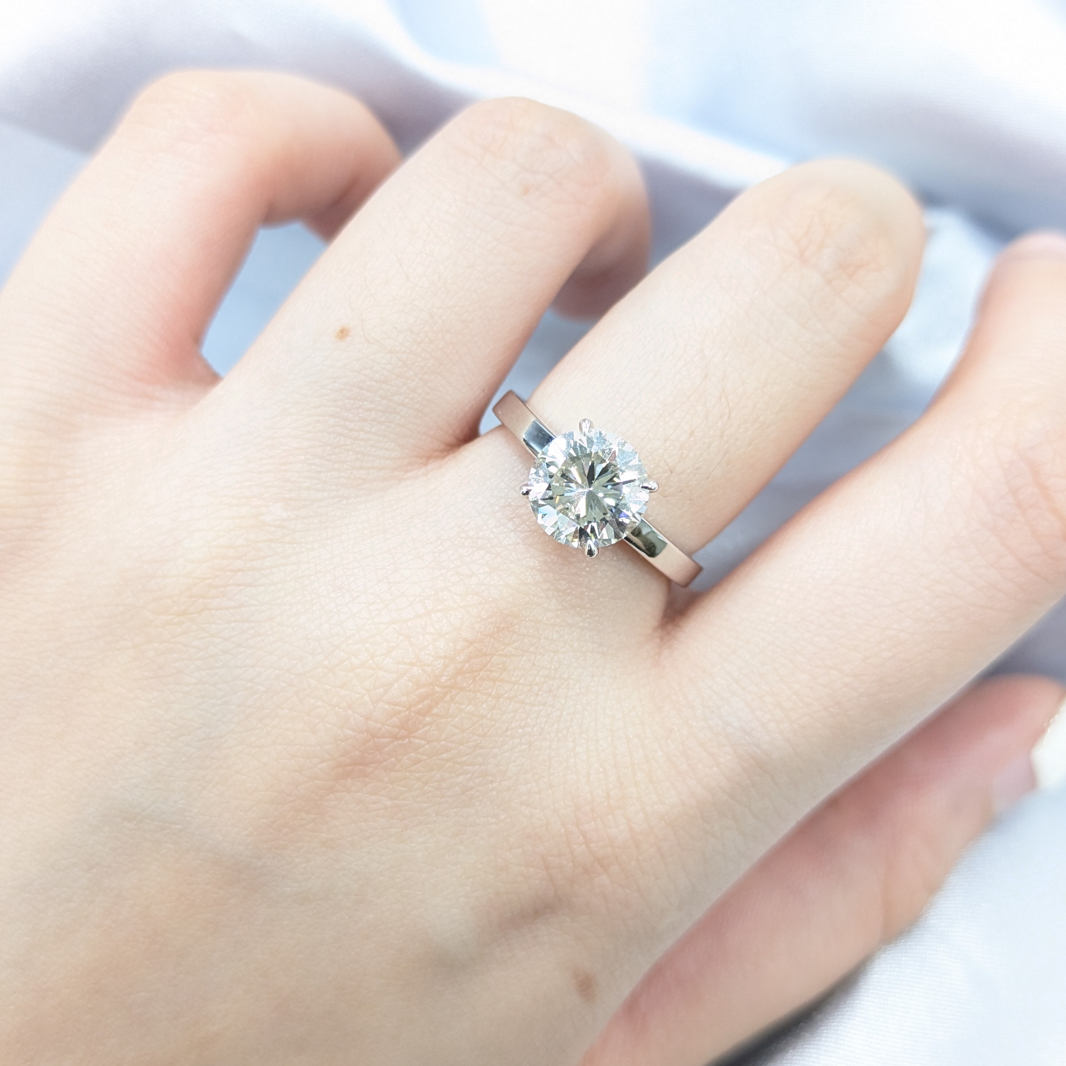 18K White Gold 2.01ct Diamond Ring