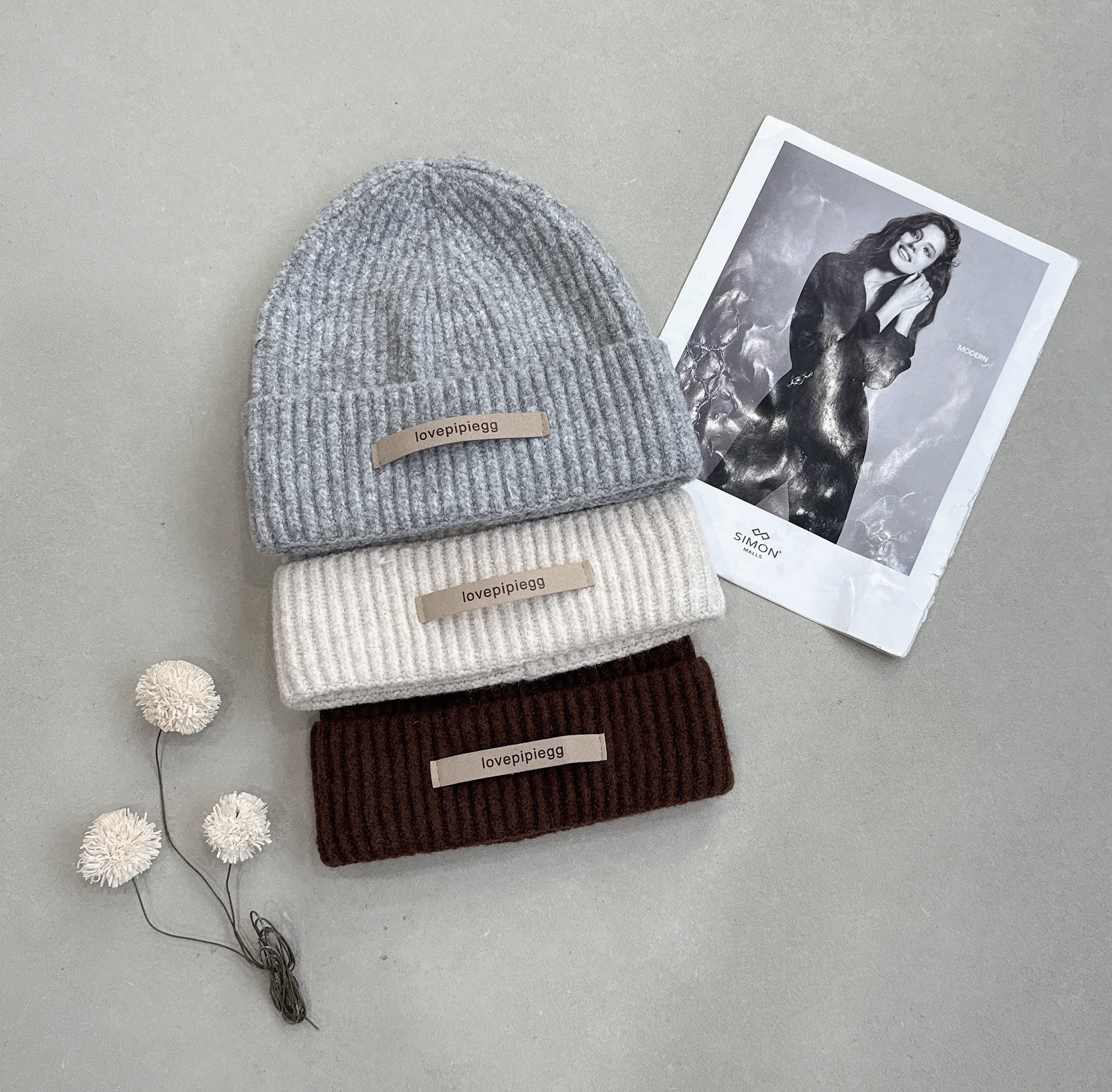 卡其字母標籤針織毛帽