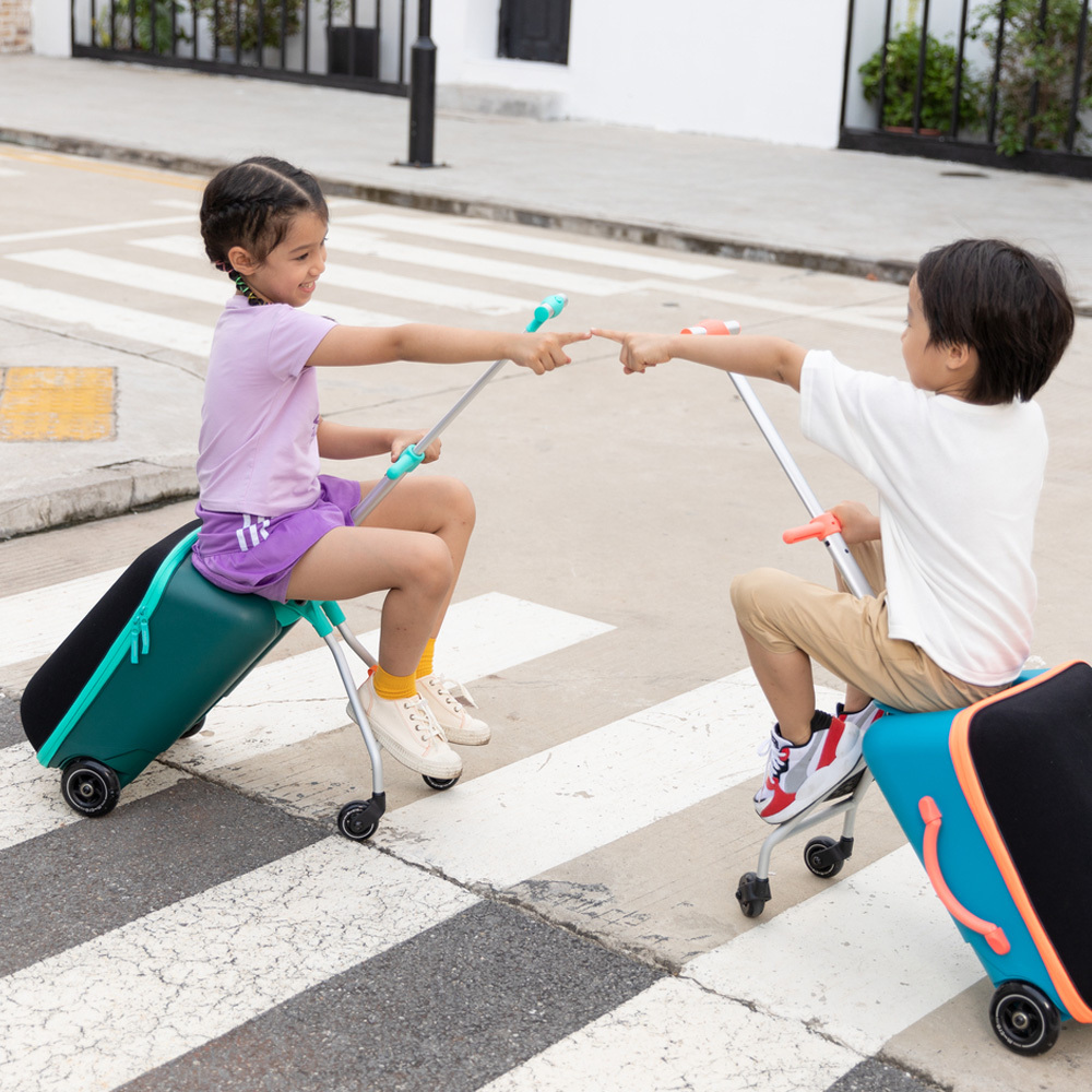 Micro - Eazy 旅行箱 森林綠 (1.5-5歲)【立即預訂！7個工作日後出貨】