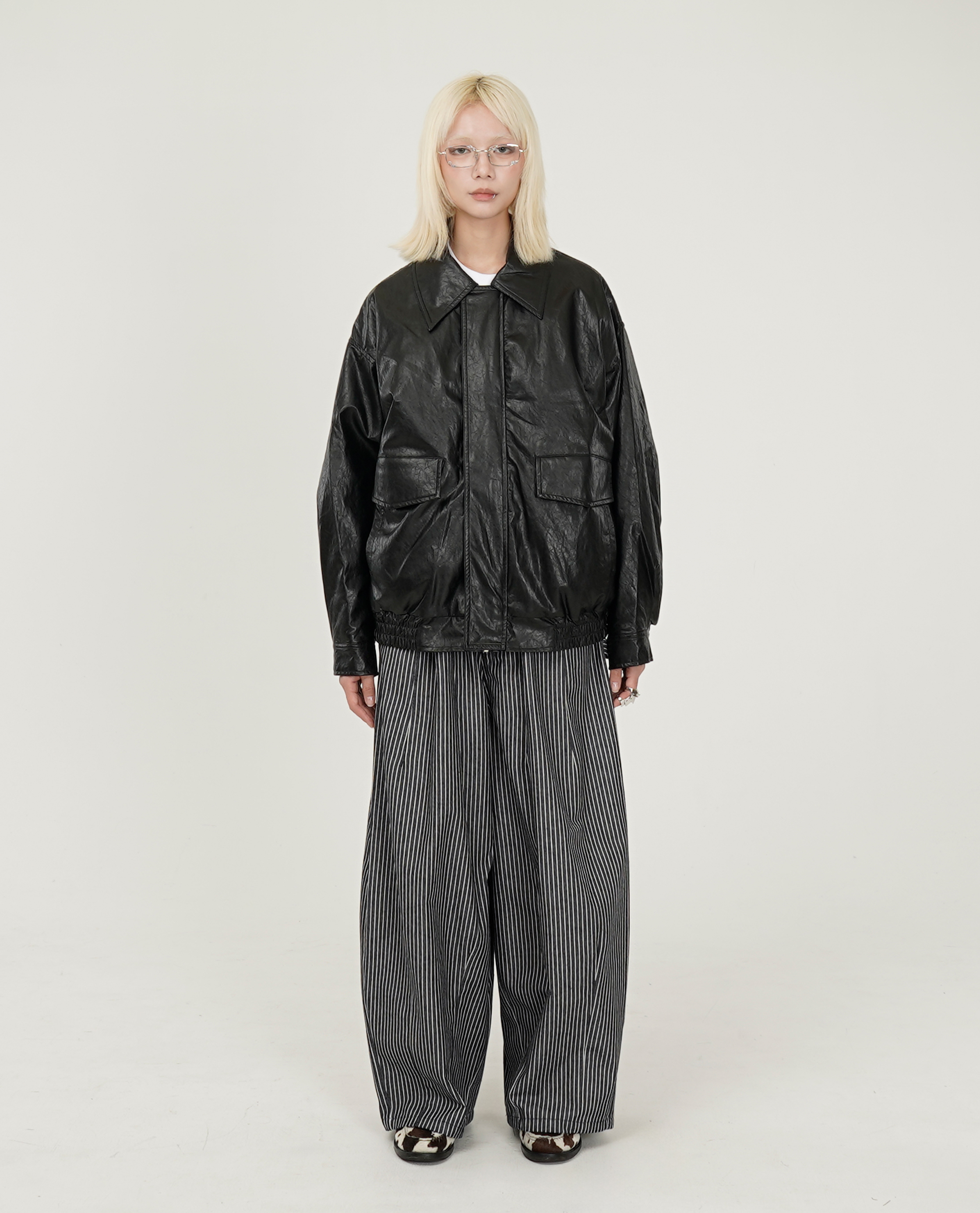 大口袋落肩合成皮外套