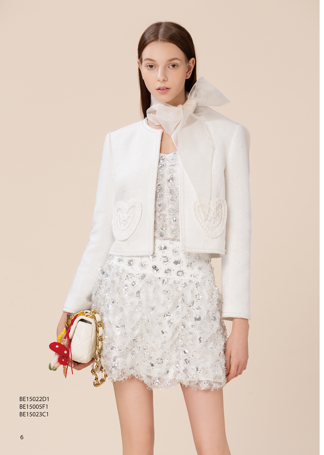 BE15022D1 柔白心語愛心編織口袋短版外套