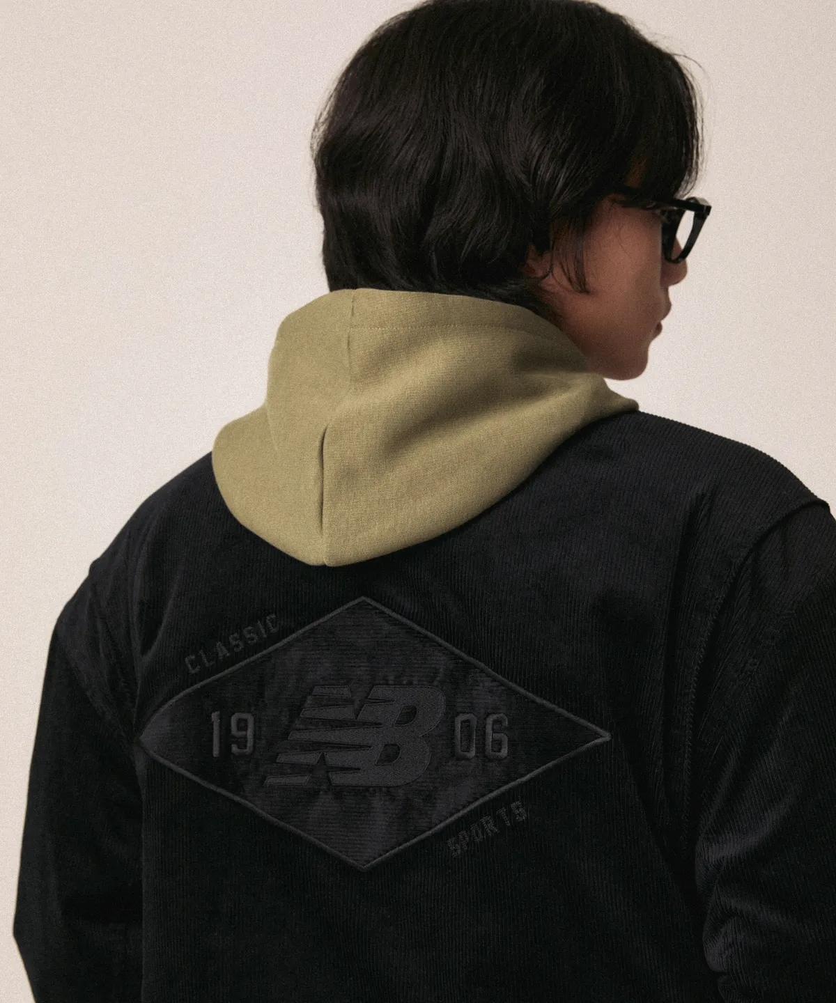 【代購】NEW BALANCE UNI NBNQF41903 Heritage Corduroy Varsity Padded Jacket IU同款 絨面棒球款羽絨外套 – 都市復古保暖款