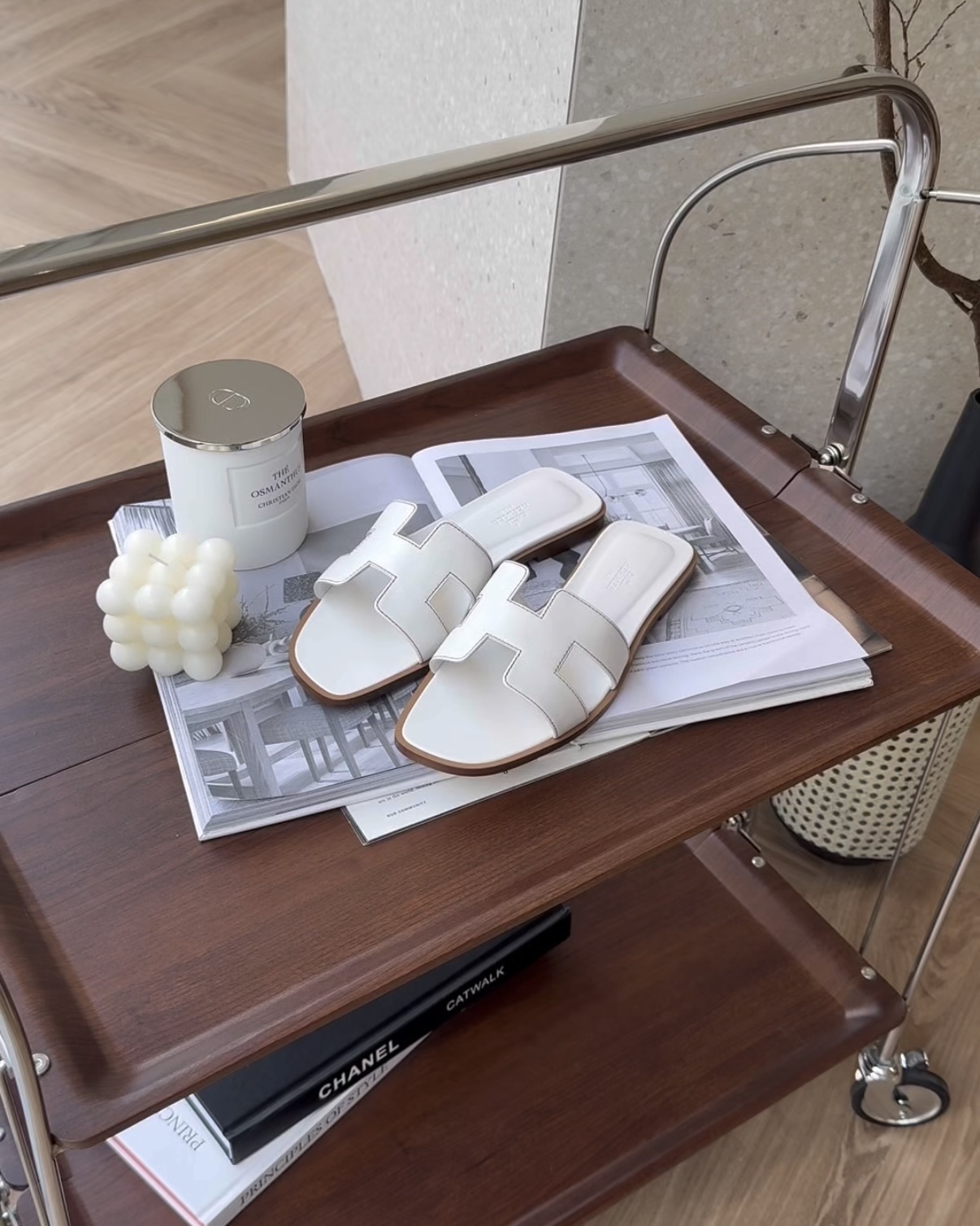 HERMES｜經典 ORAN H拖鞋 白色/棕底