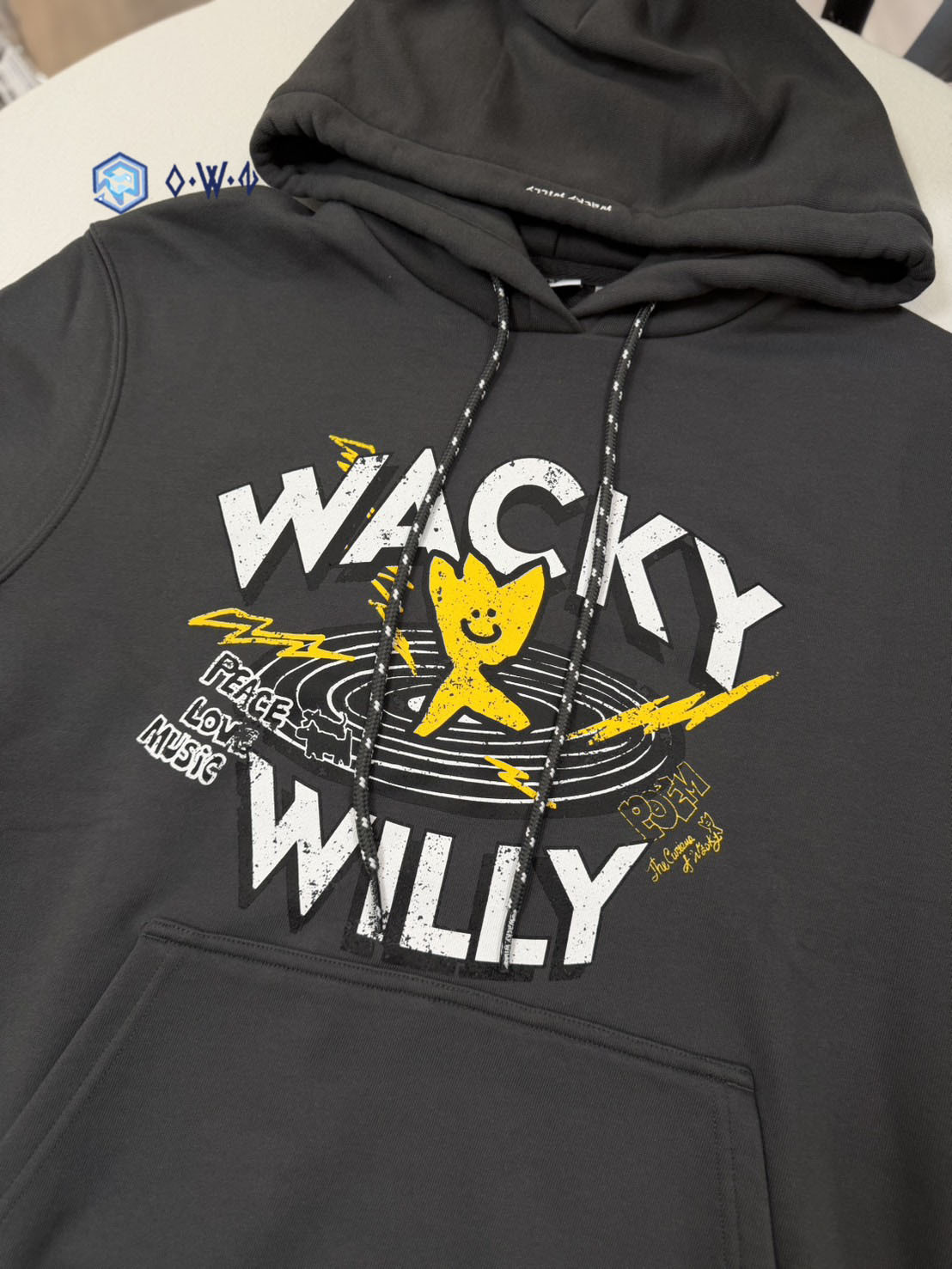 【OWN】Wacky Willy 連帽上衣 刺繡 塗鴉 厚磅 經典款 小黃人 不分男女 炭灰