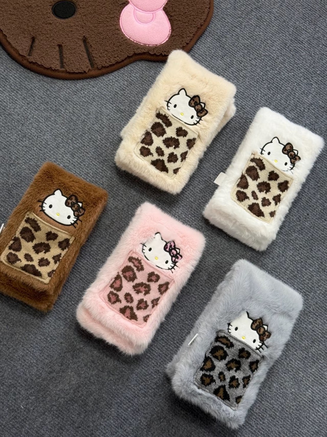 三麗鷗 HELLO KITTY 豹紋 短版 加絨 圍巾