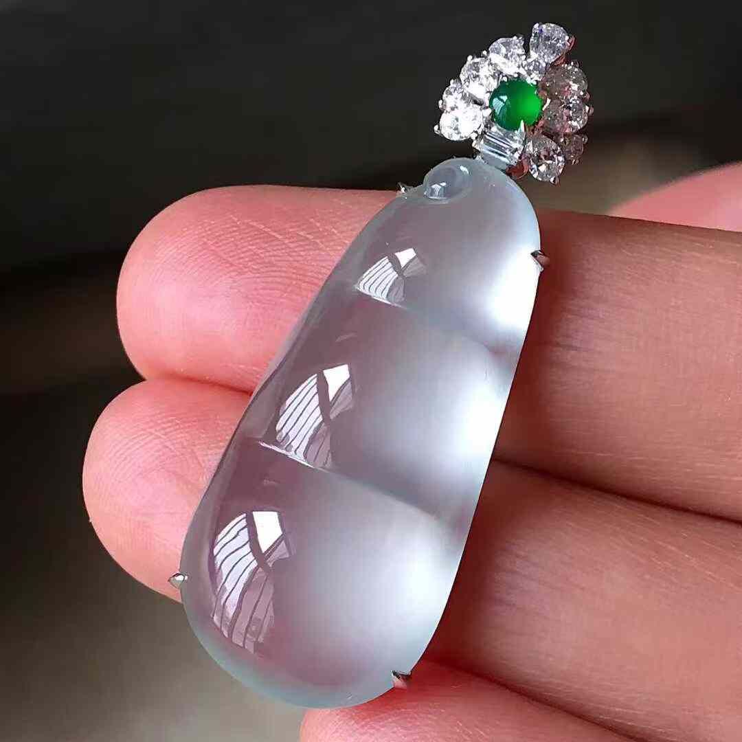 11225545 翡翠玻璃種福豆吊墜