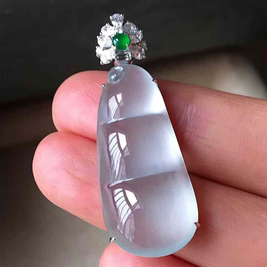 11225545 翡翠玻璃種福豆吊墜