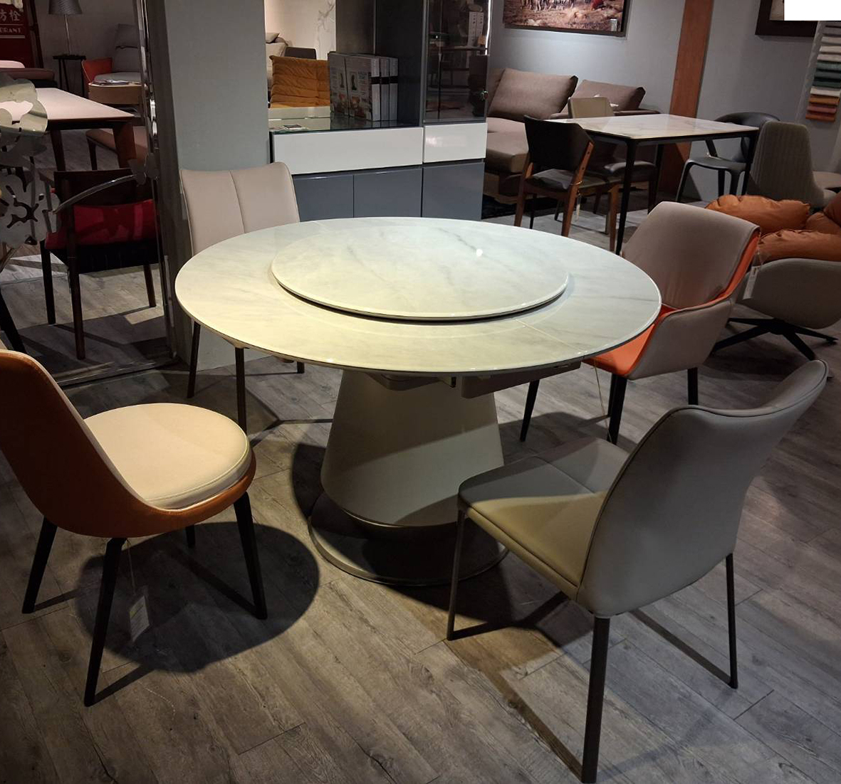 蒂凡斯Divans伸縮圓桌