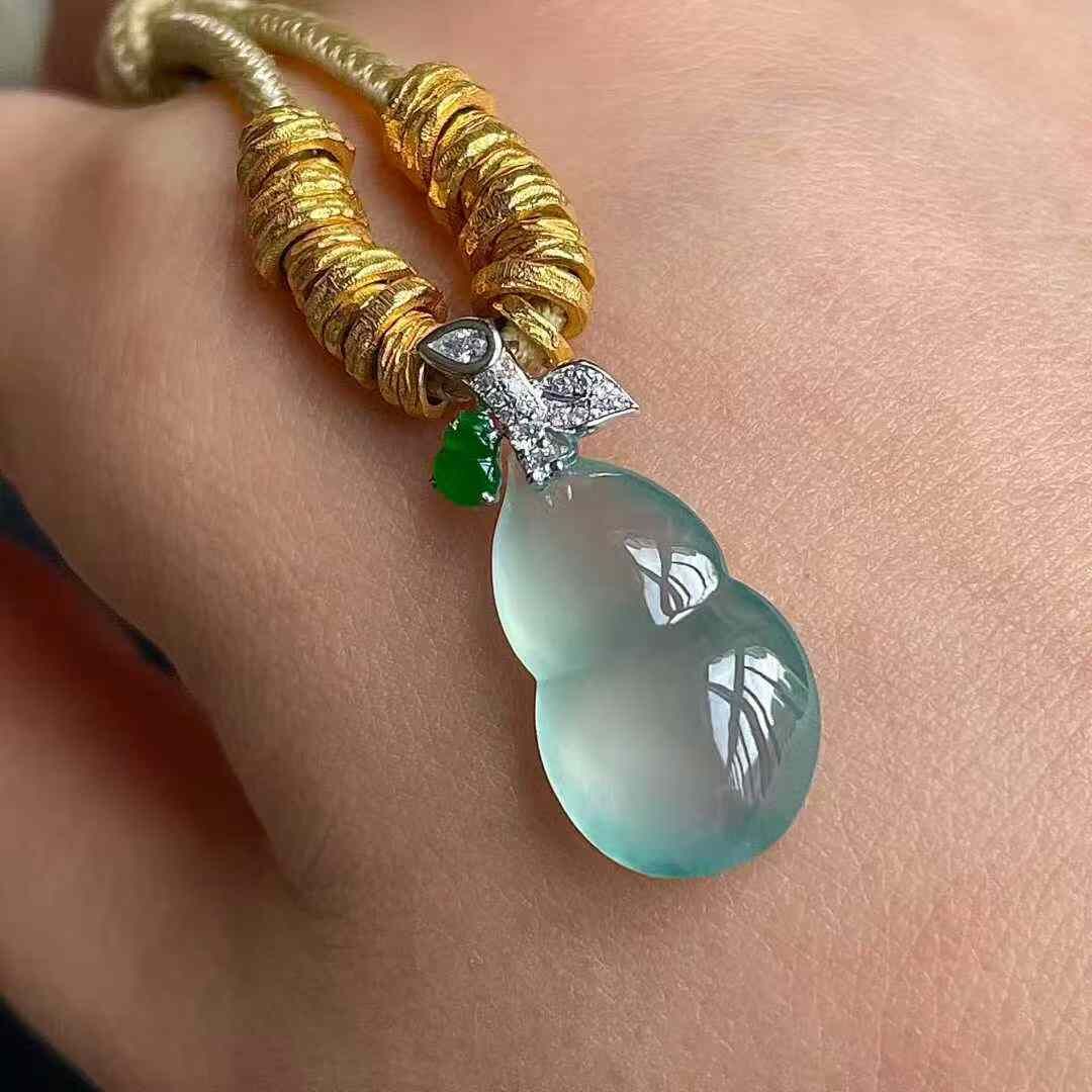 11225547 翡翠玻璃種葫蘆吊墜