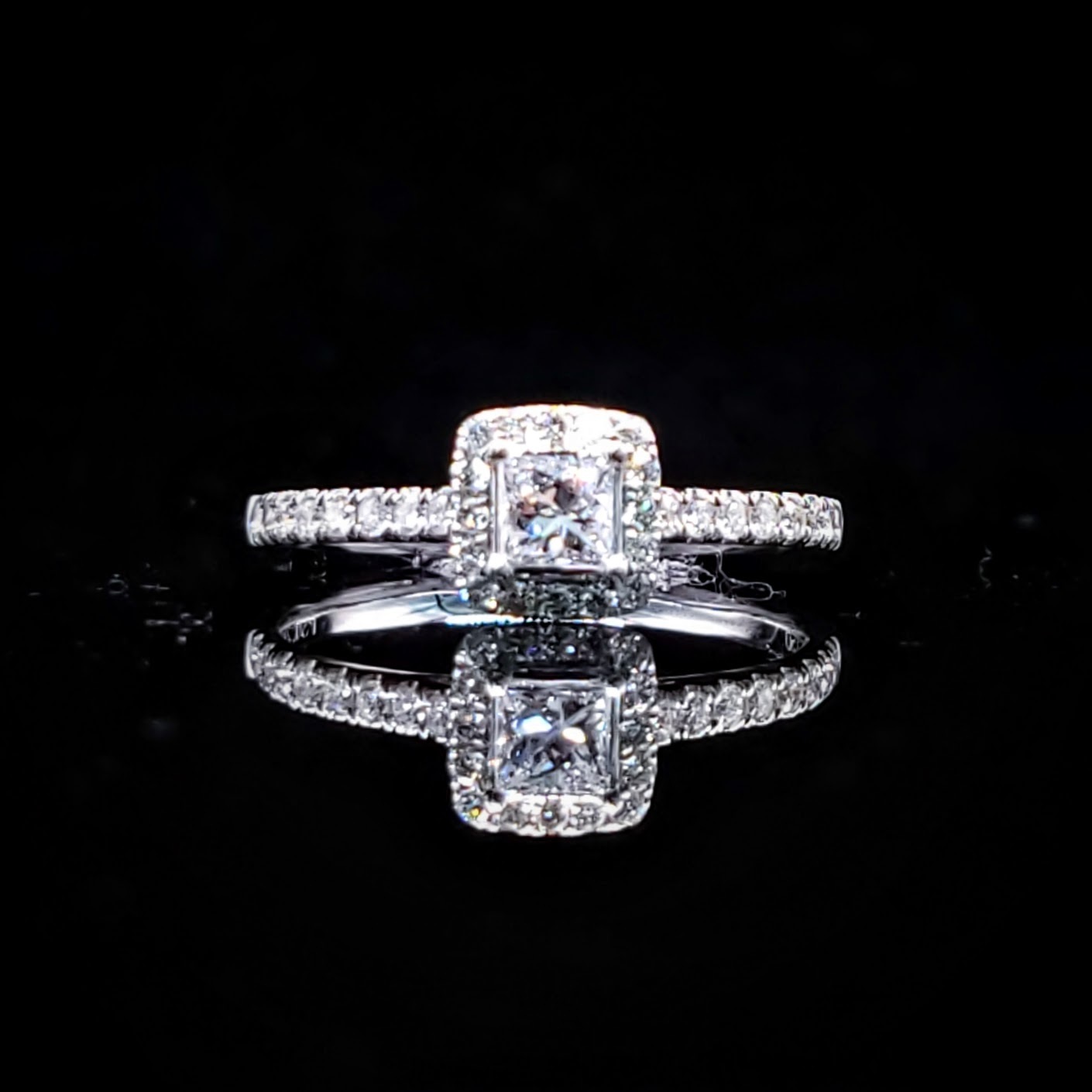 18K White Gold 0.47ct Princess Cut Diamond Ring