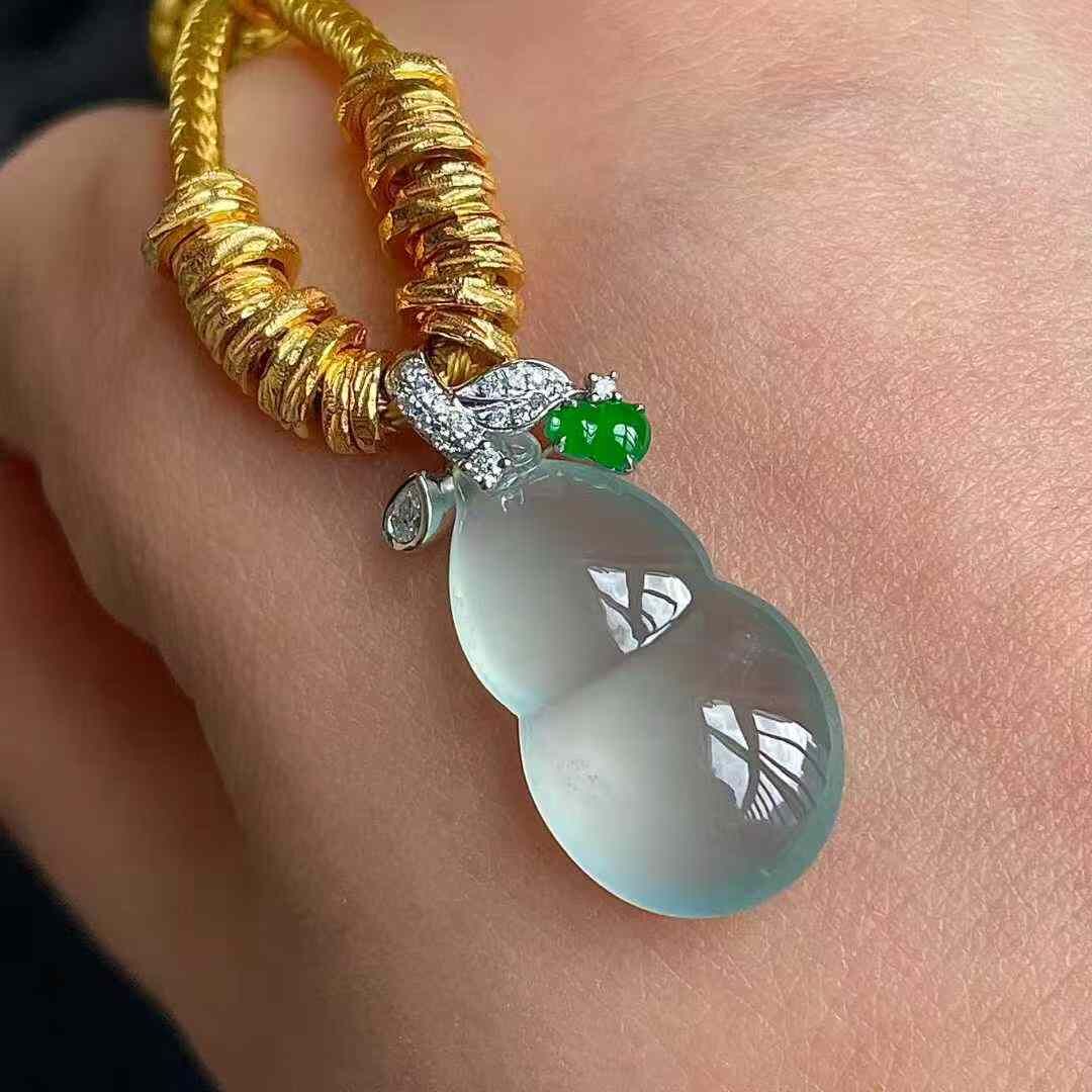 11225548 翡翠玻璃種葫蘆吊墜