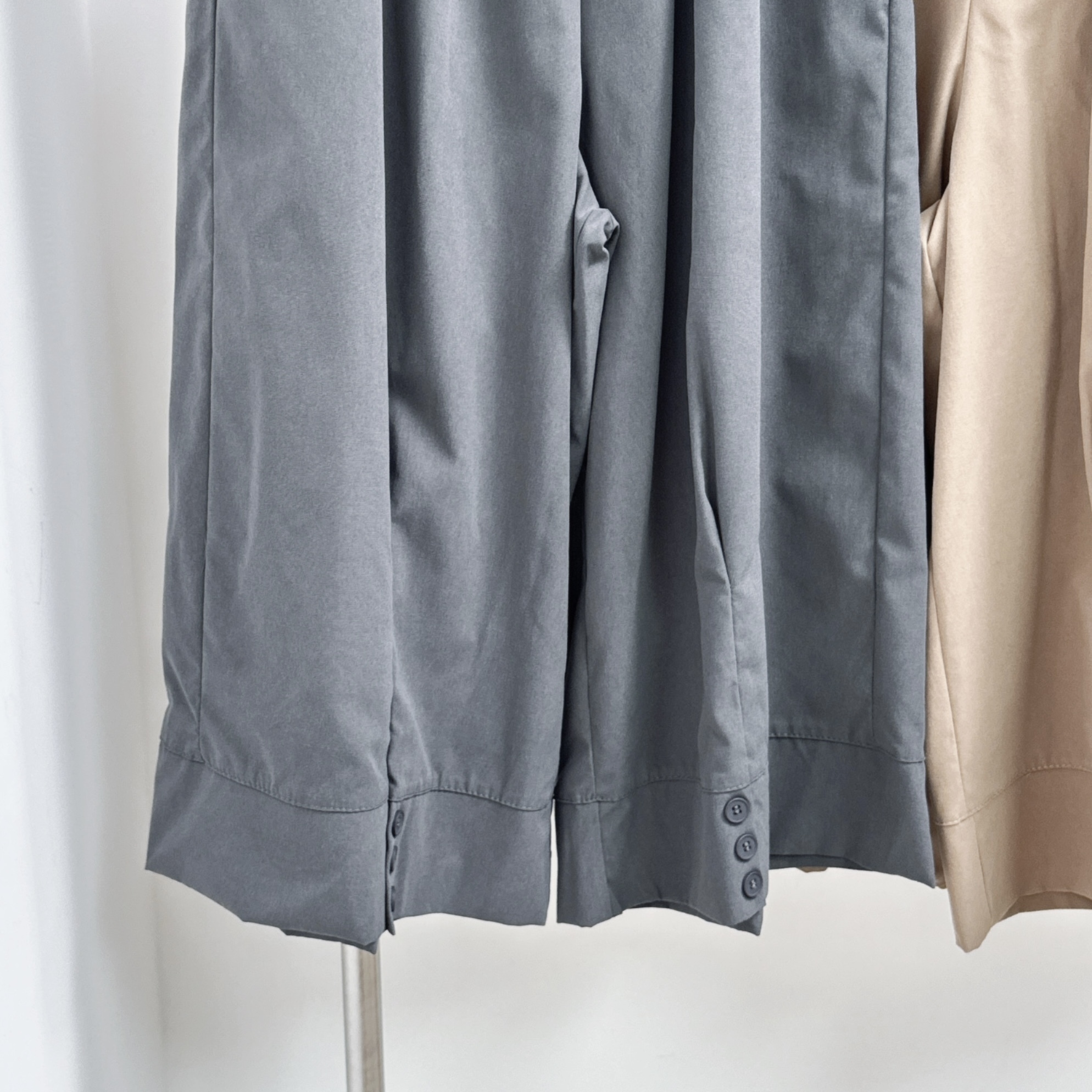 打摺排鈕褲腳8分薄絨闊褲 (S6-S10)