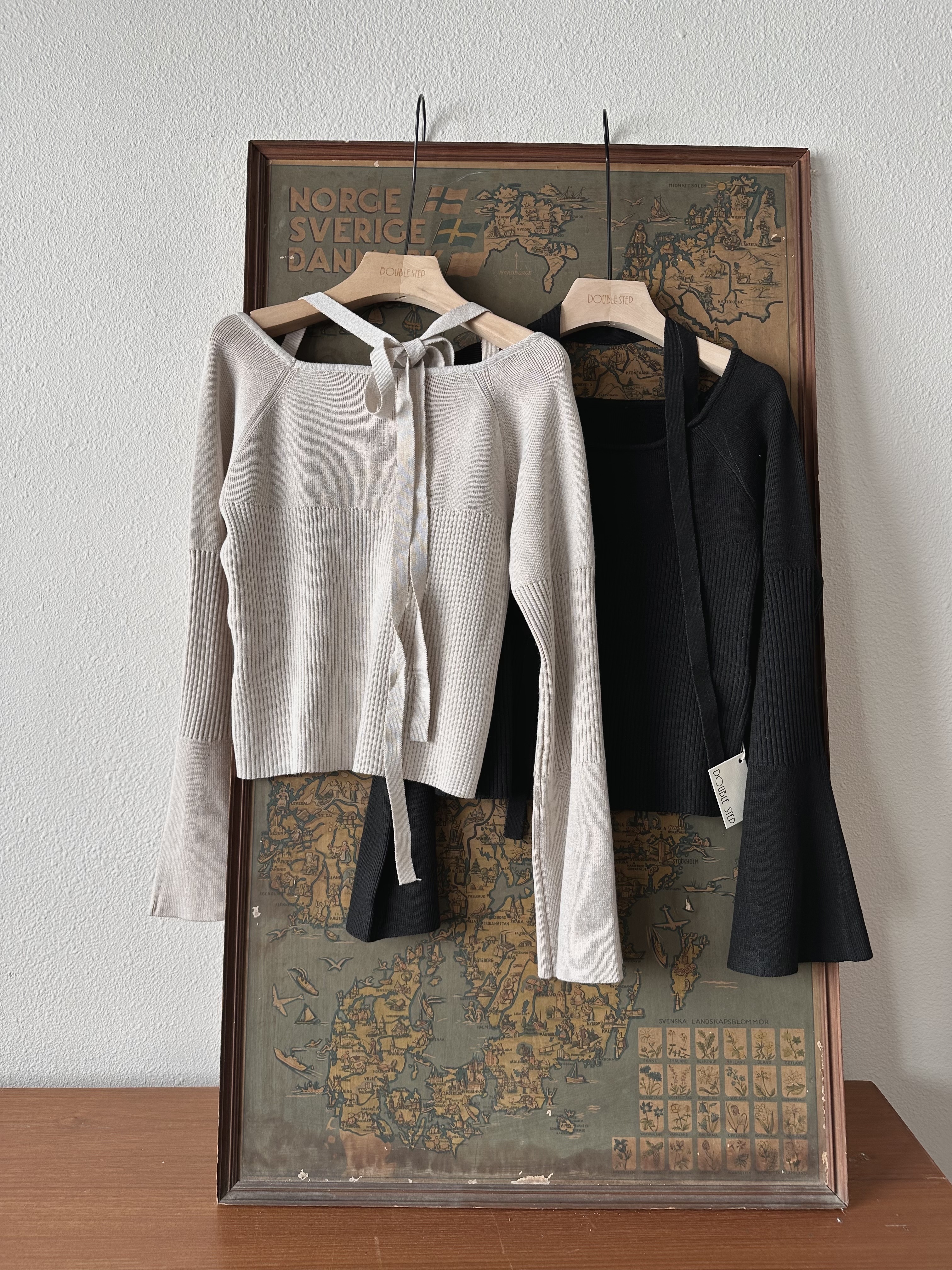 2way領 ～掛頸領合身針織上衣 - SW53892