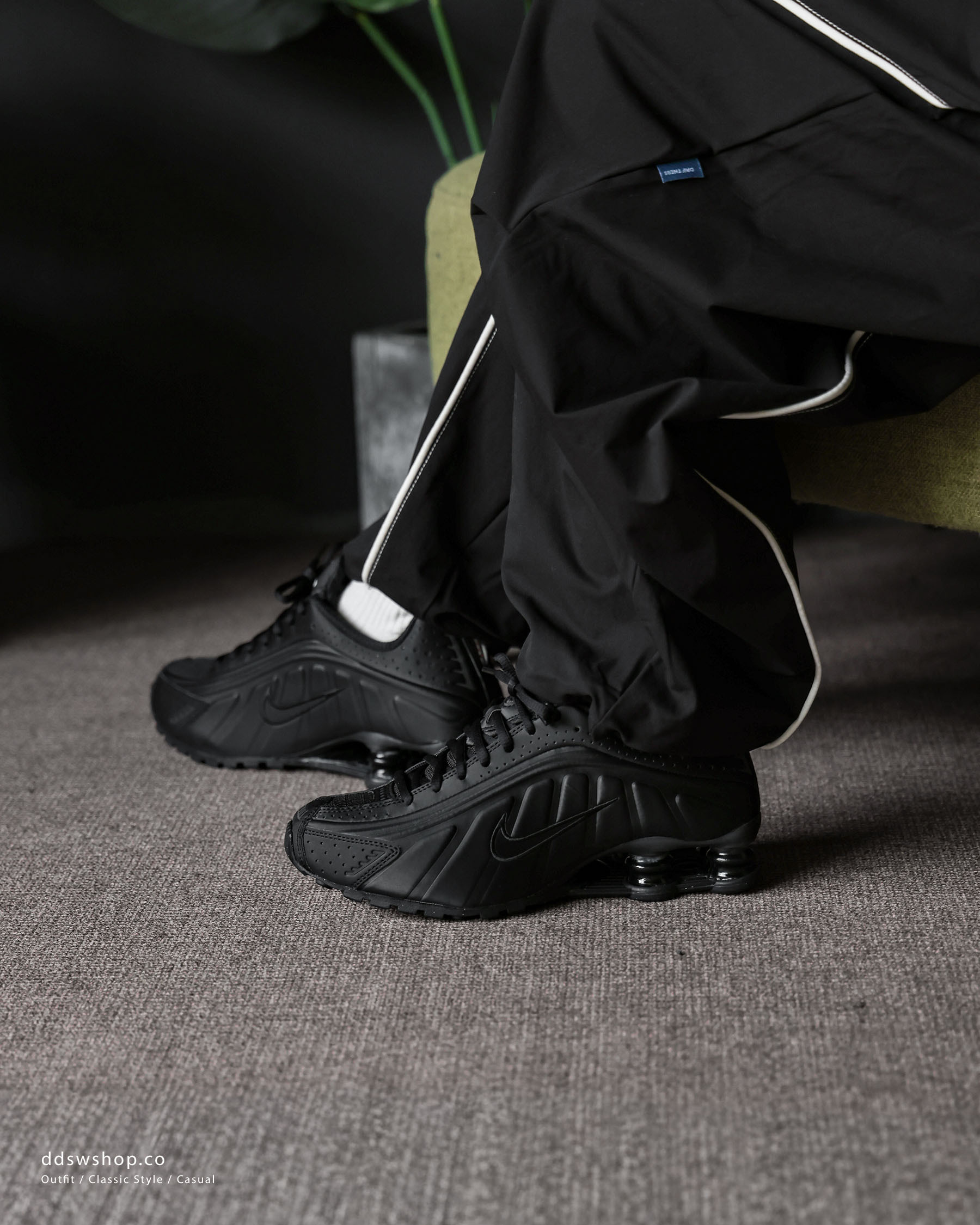 "調貨" NIKE Shox R4 Wmns "Triple Black" 黑武士彈簧女鞋  AR3565-004