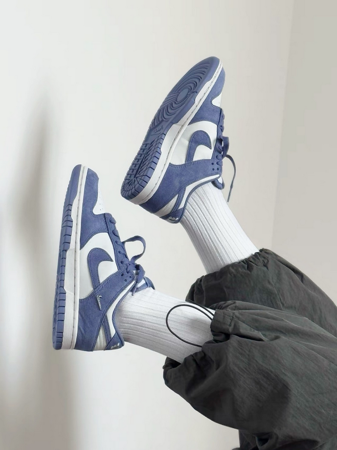 【預訂】NIKE DUNK LOW 小銀剔麂皮紫藍-WOMEN