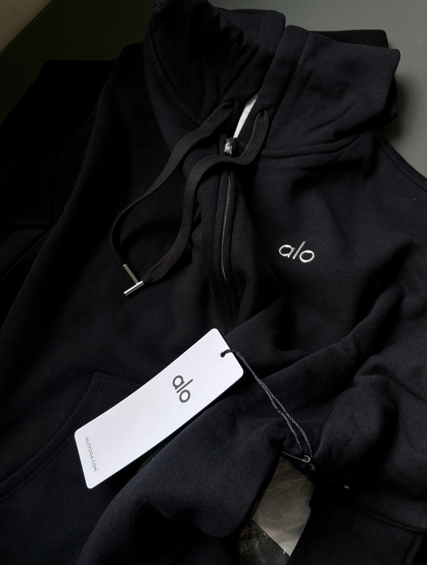 <黑五限定大特價-優惠隨時結束> alo Accolade 左胸銀字小logo 拉鍊 黑色 連帽 外套