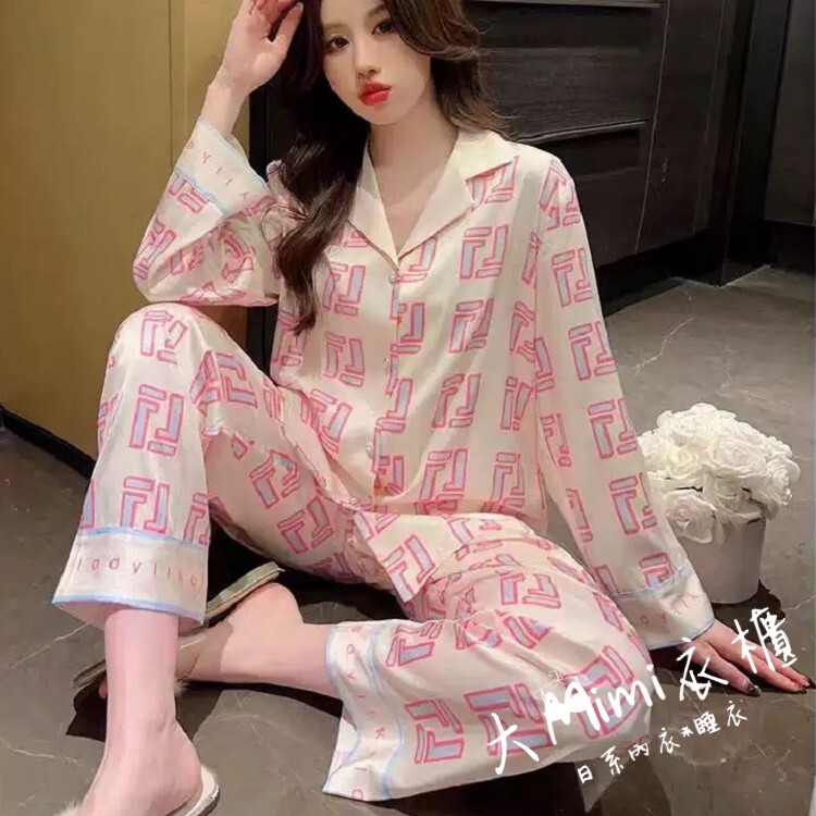 象牙流影冰絲居家服