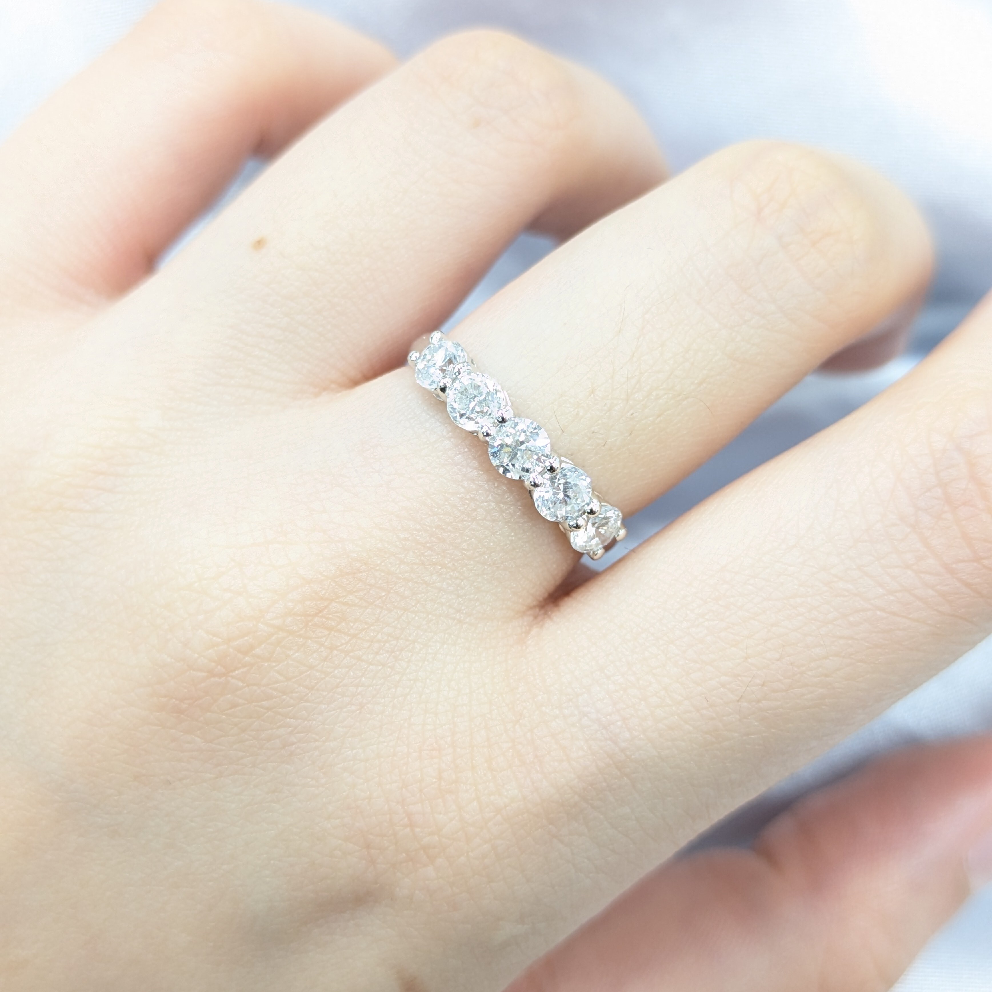 全新18K白金1卡11份鑽石戒指