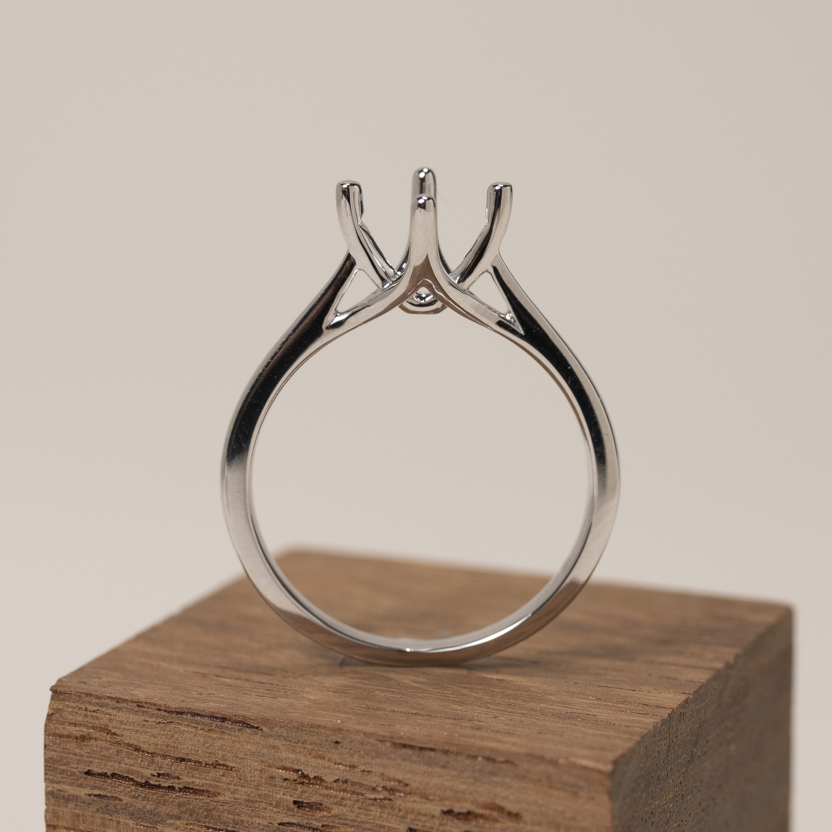 18K 1.00ct Diamond Ring Setting