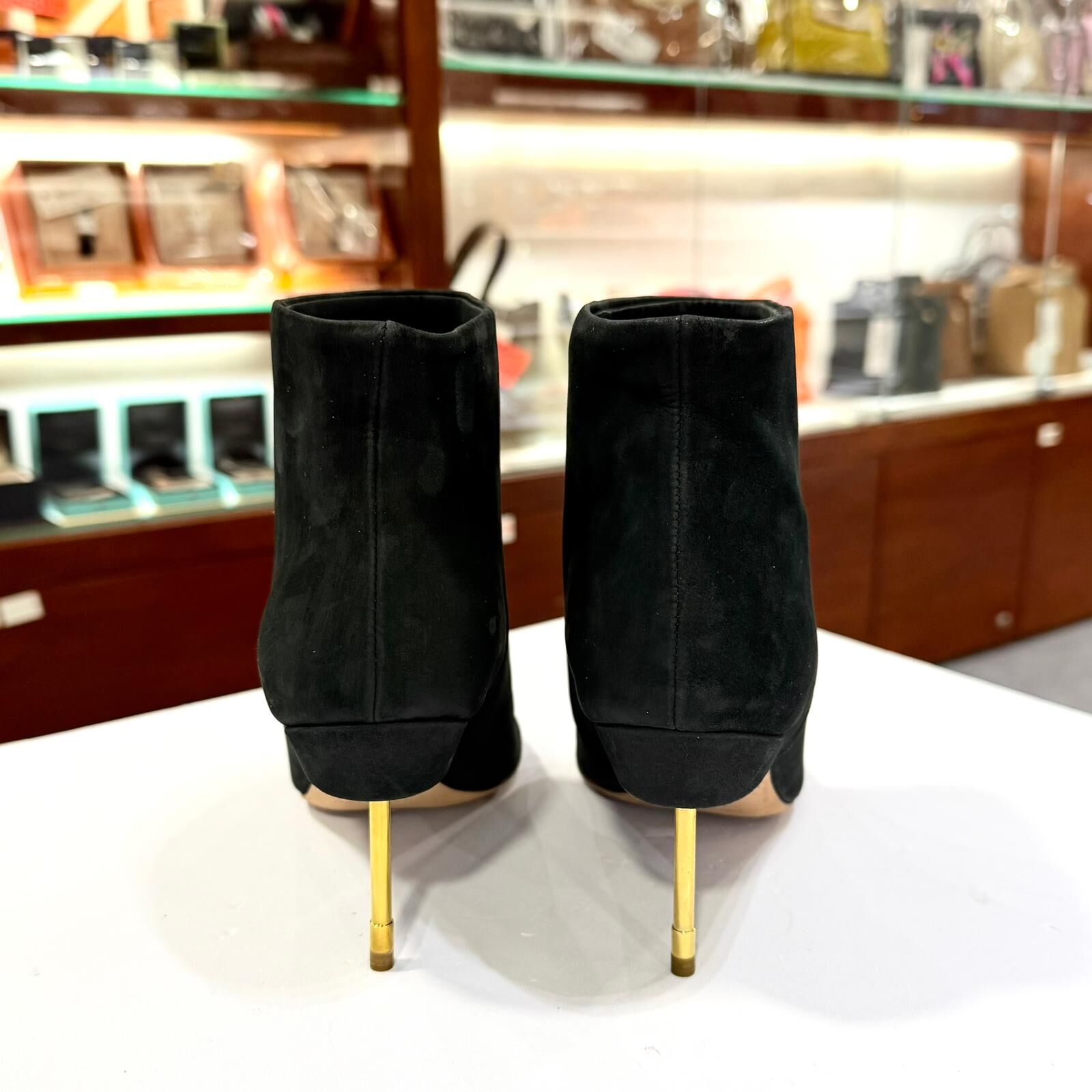 只有37碼~全球最抵!!! 全新KURT GEI GER BOOTS 黑色麂皮露趾金色斗零高跟短靴 #BRAND NEW #香榭站正品