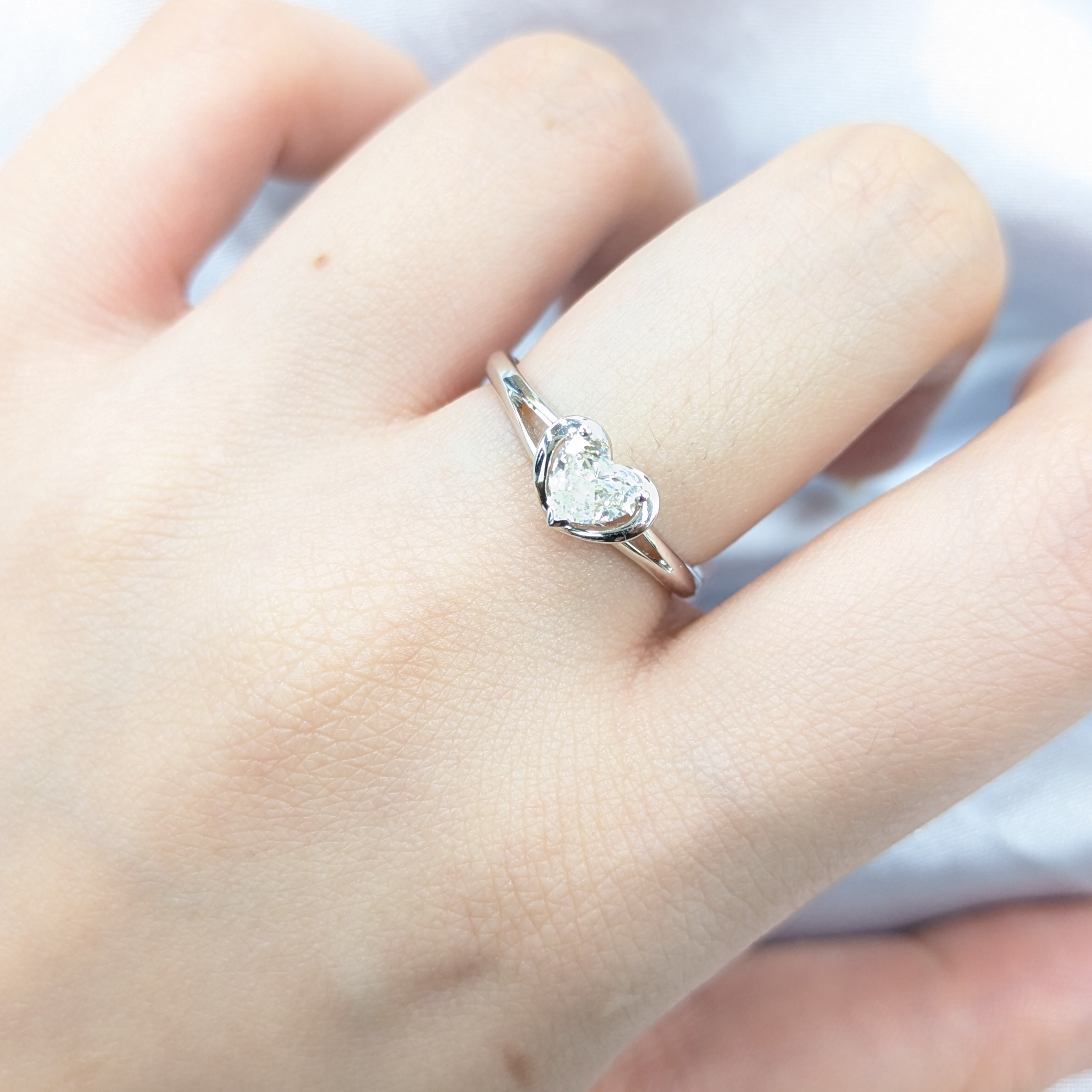 18K White Gold 0.42ct Heart Shaped Diamond Ring