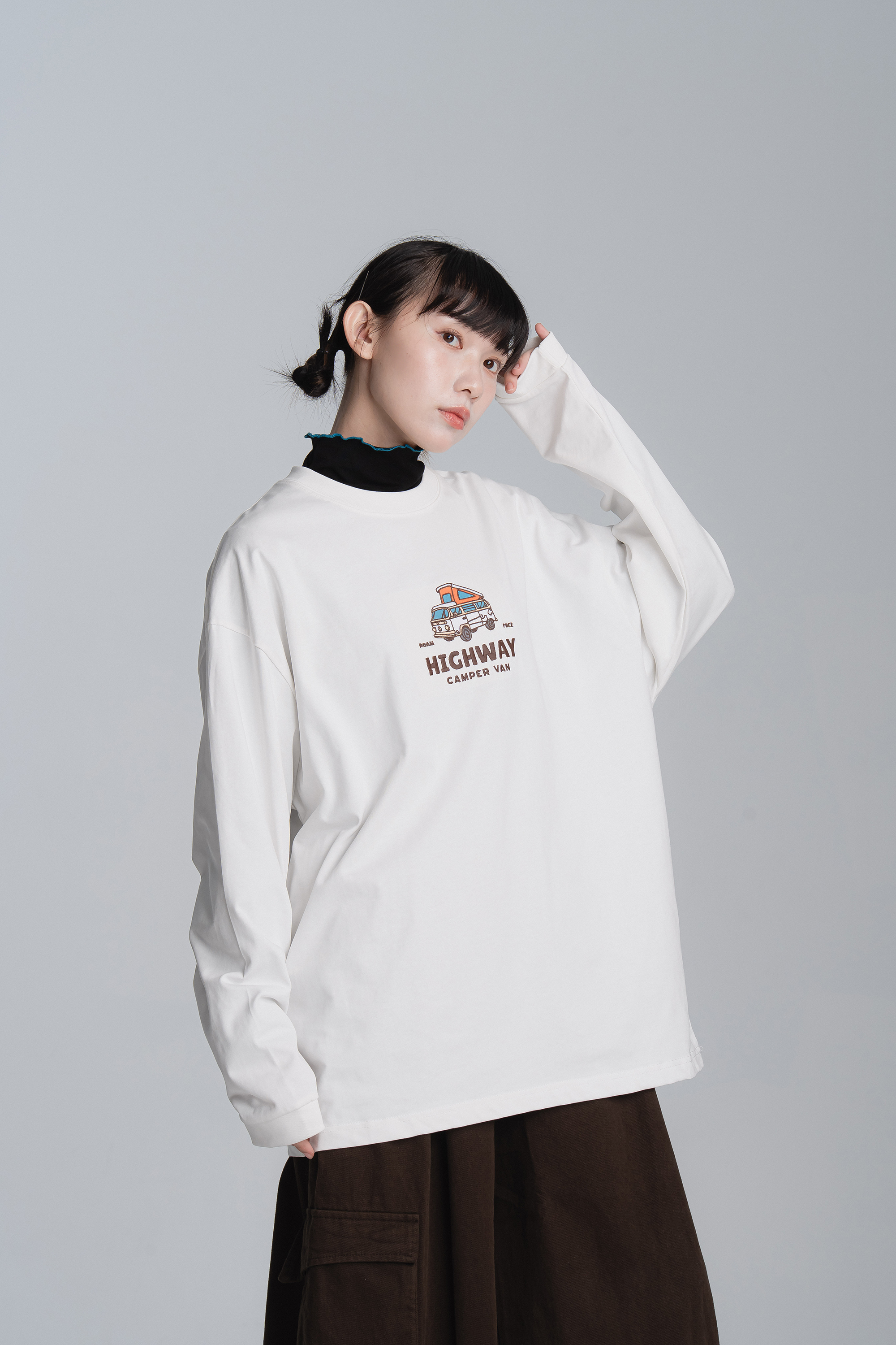 休閒刺繡露營車薄長t 2色