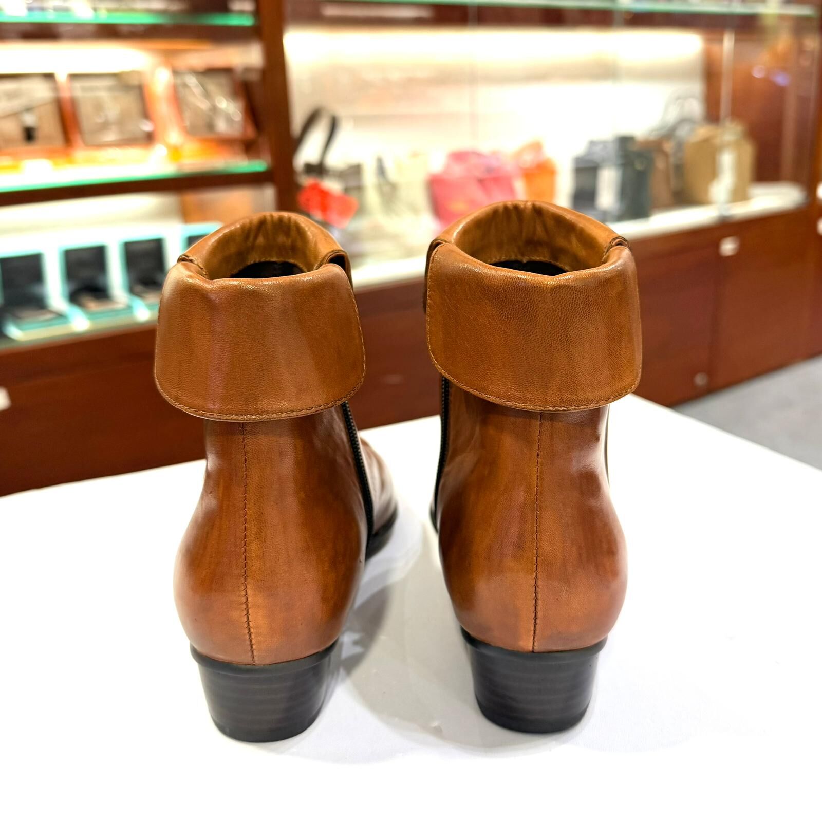 只有37碼~全球最抵!!! 全新EVERYBOBY BY BZ MODA BOOTS 啡色牛皮短靴 #BRAND NEW #香榭站正品