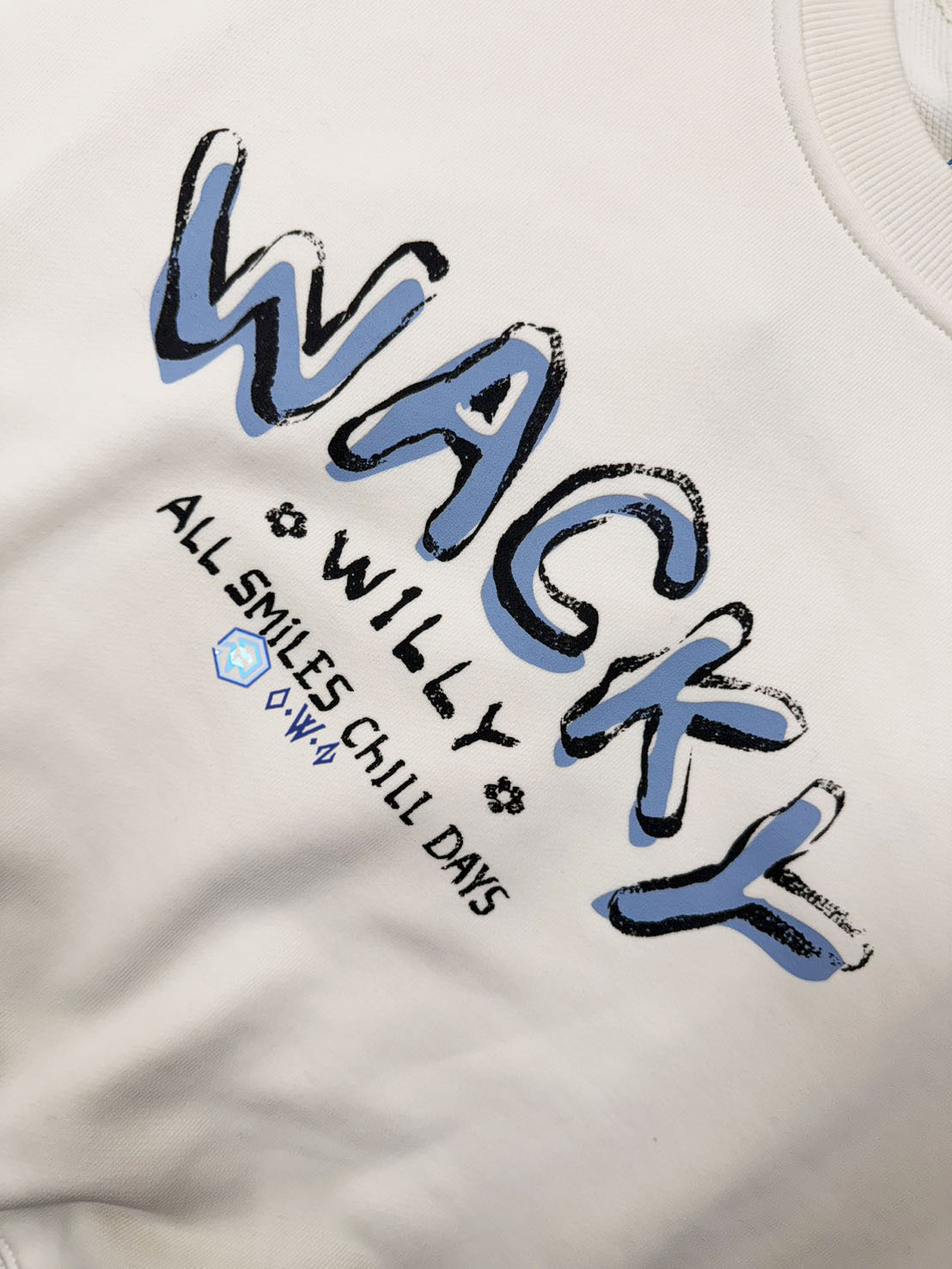 【OWN】Wacky Willy 長袖上衣 衛衣 塗鴉 花花 短版 秋冬新品 女版 米色