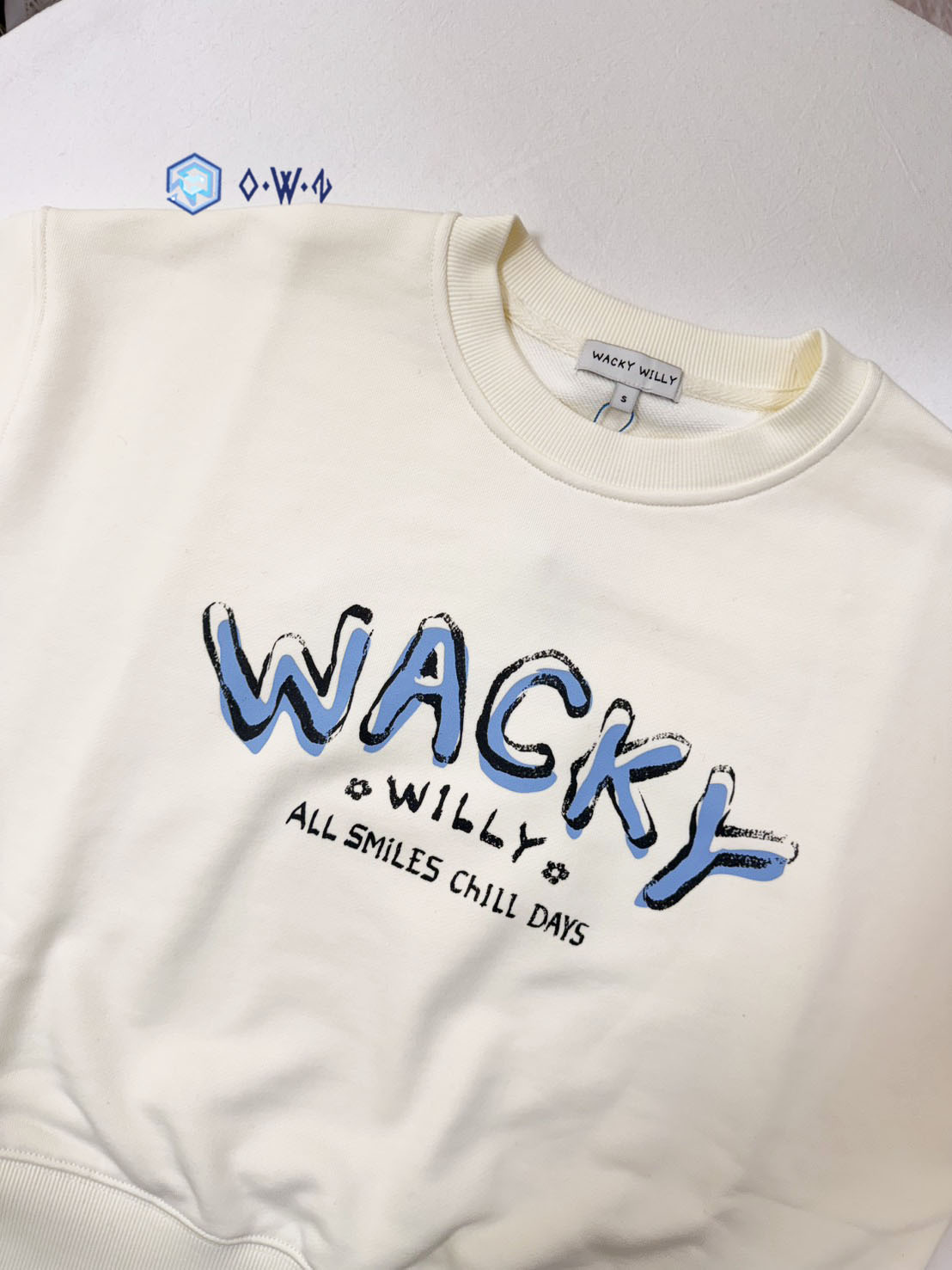 【OWN】Wacky Willy 長袖上衣 衛衣 塗鴉 花花 短版 秋冬新品 女版 米色