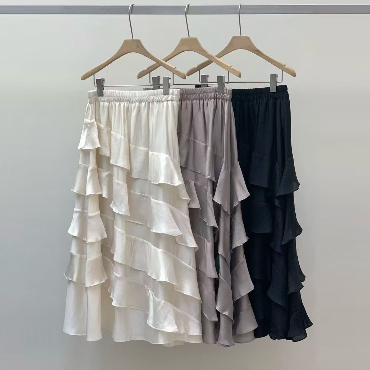 鬆緊腰斜切荷葉滾邊造型蛋糕裙長裙-F / 3色