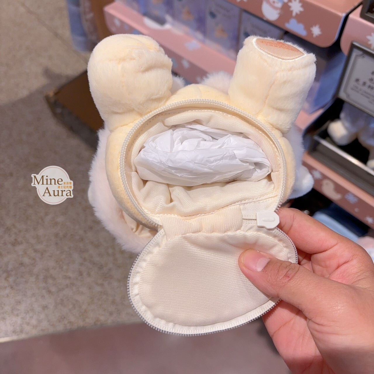 2025 小熊維尼和朋友們 居家系列 小熊維尼 Winnie the Pooh 絨毛造型 筆袋 收納袋 -上海迪士尼樂園