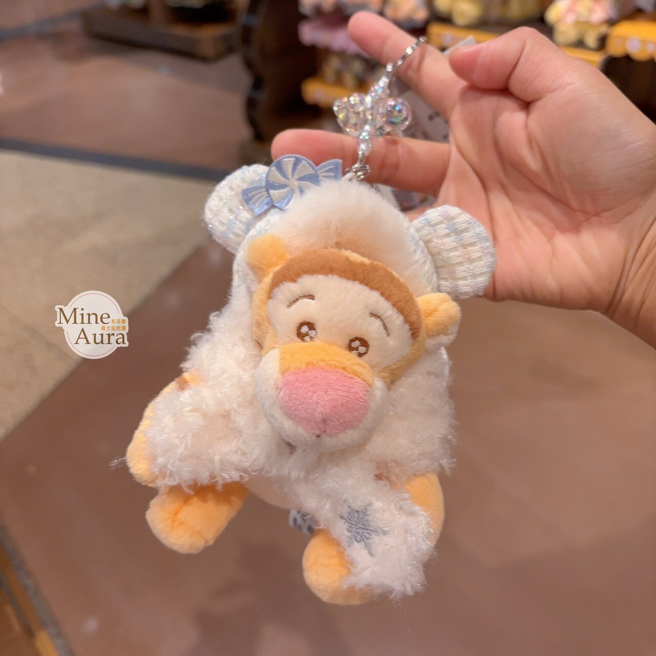 2025 小熊維尼和朋友們 居家系列 跳跳虎 Tigger 絨毛 鑰匙圈 吊飾 小熊維尼 Winnie the Pooh -上海迪士尼樂園