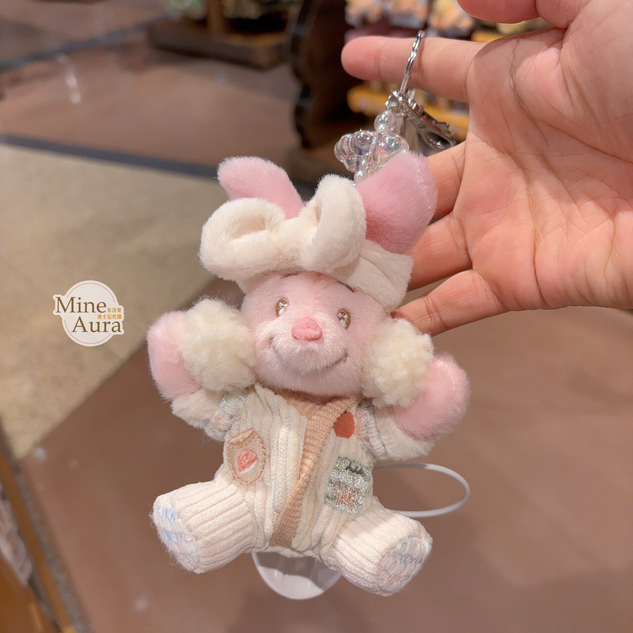 2025 冬日 小熊維尼和朋友們系列 小豬 皮傑 piglet 絨毛 鑰匙圈 吊飾 小熊維尼 Winnie the Pooh -上海迪士尼樂園