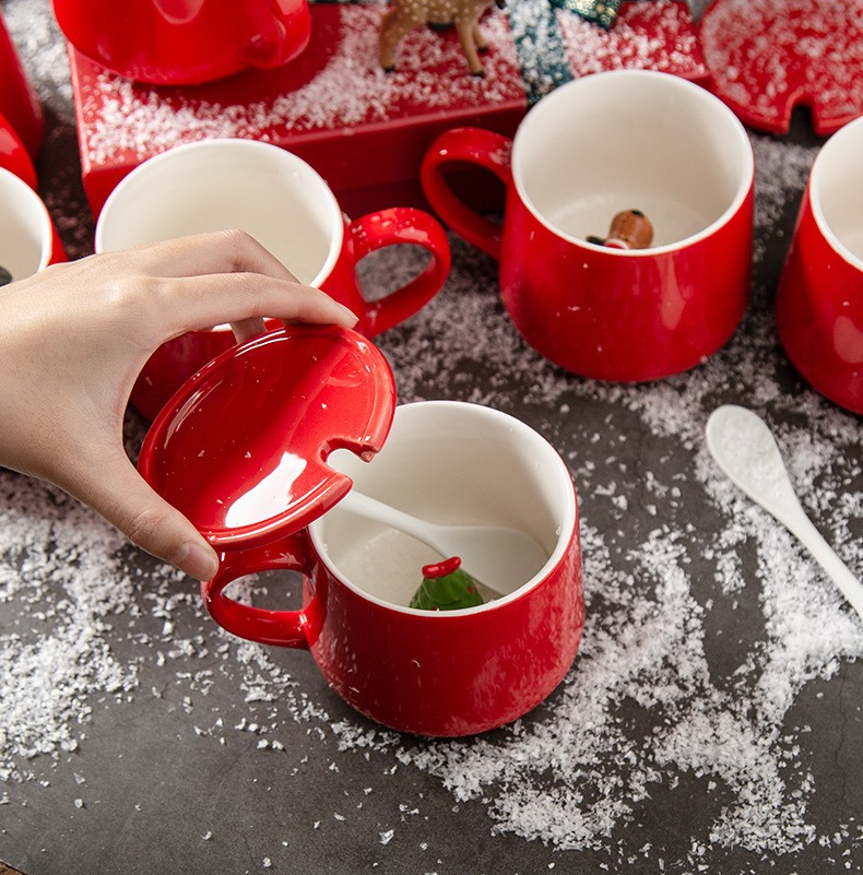 Christmas Surprise Ceramic Mug with Lid & Spoon