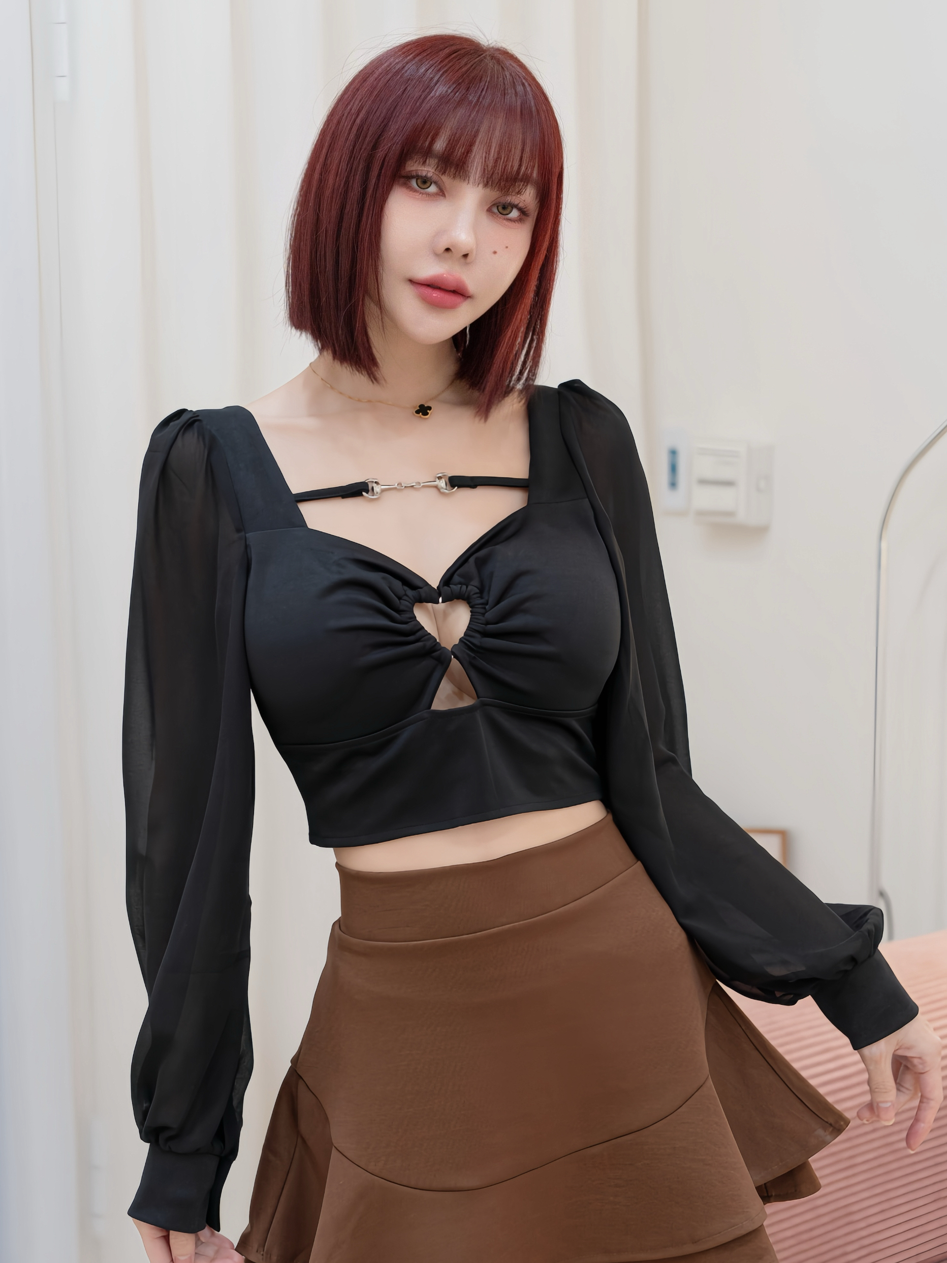 獨家🤍愛心圈環抓皺鏤空上衣（黑色均碼）