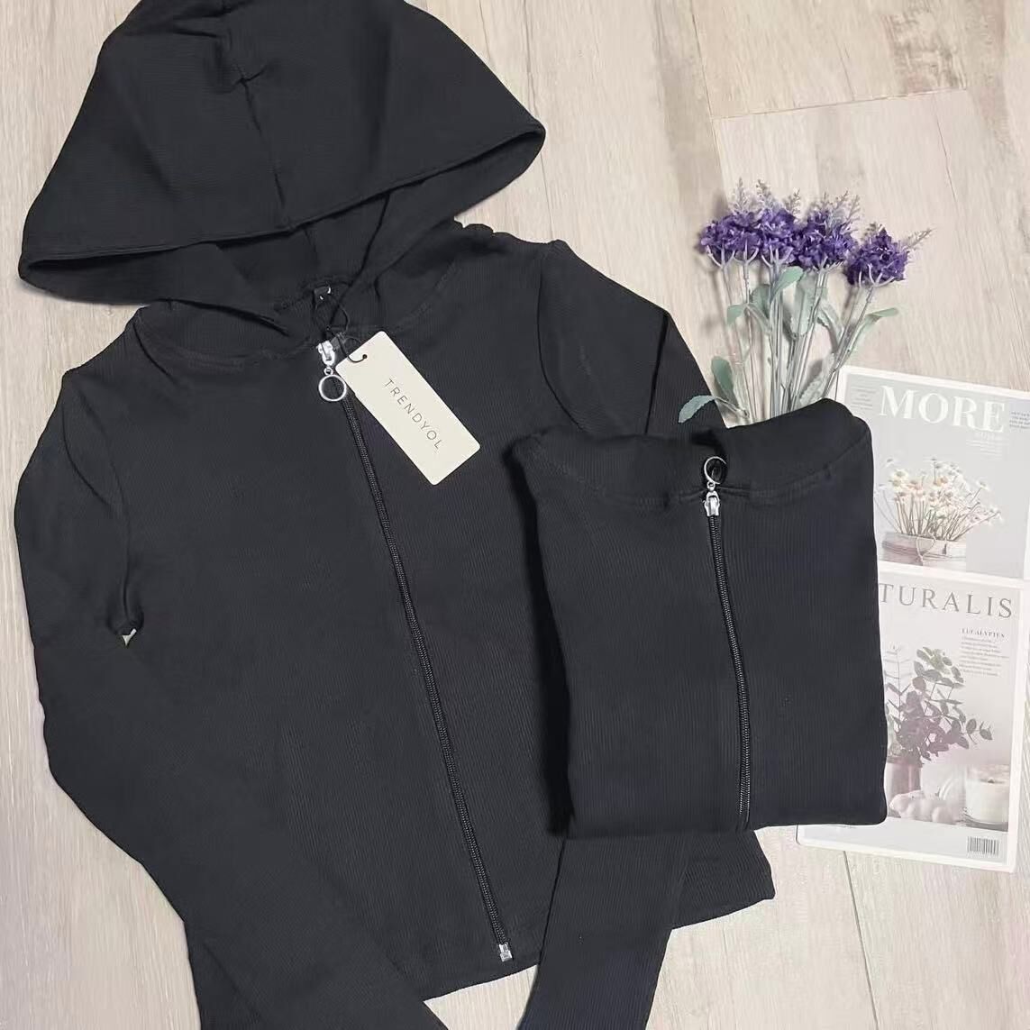 TRENDYOL ZIP FITTED HOODIES