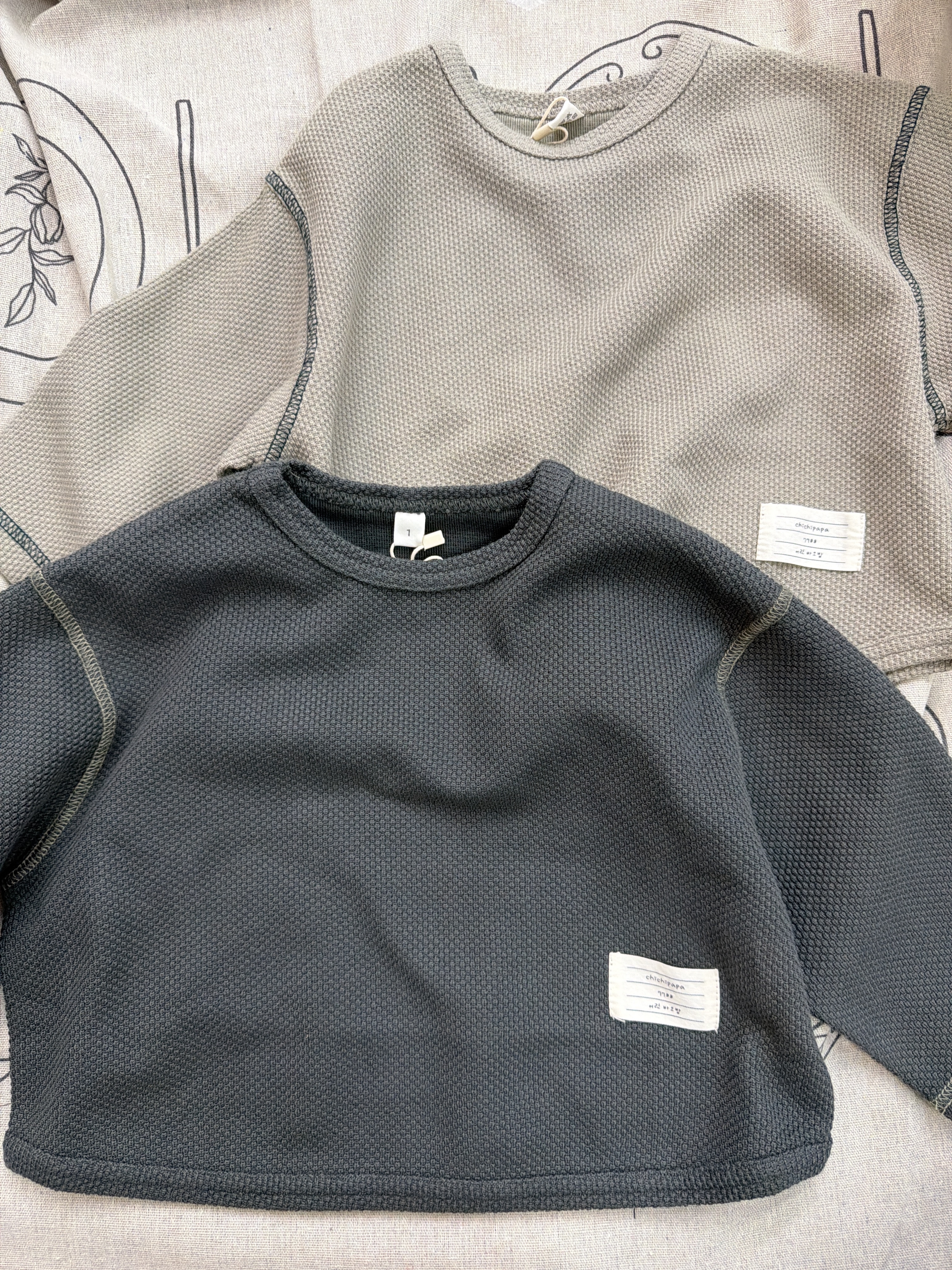 S00021肌理感撞色針織上衣