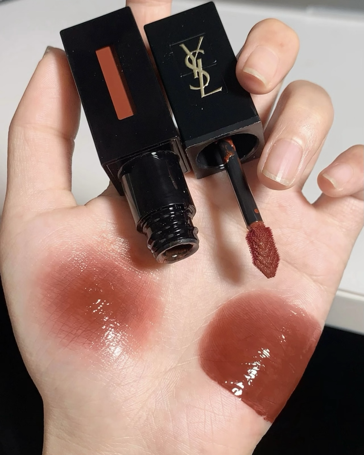 YSL 聖羅蘭 奢華印記鎖心光唇釉 #416 黑管 愛心