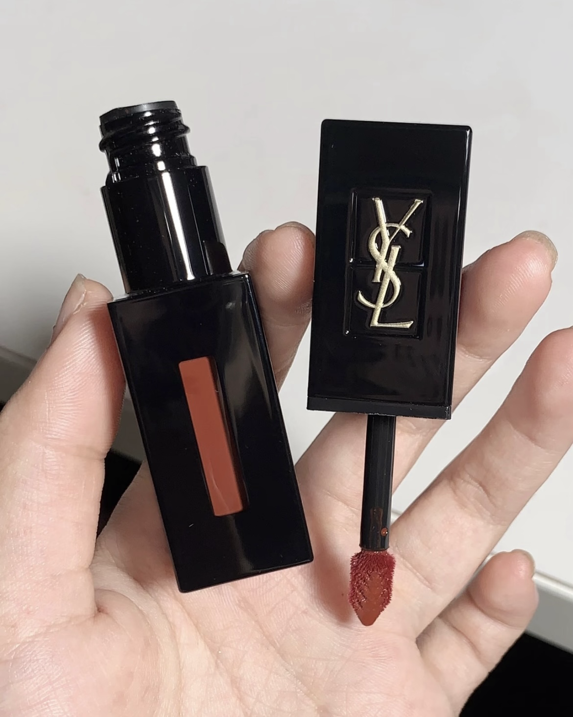 YSL 聖羅蘭 奢華印記鎖心光唇釉 #416 黑管 愛心