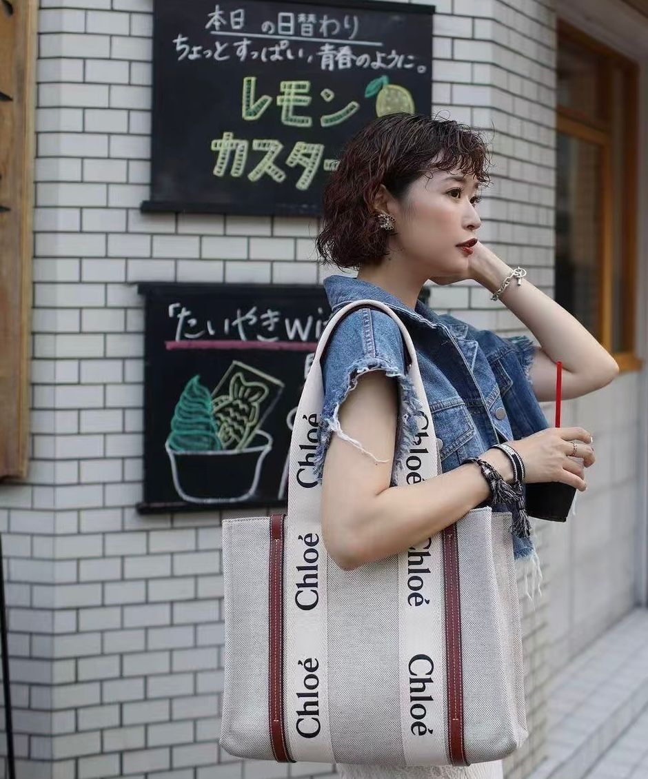 【預購】Chloe  Medium Woody Linen K1128800 托特包包 (先付$500後付$4480）售價$4980