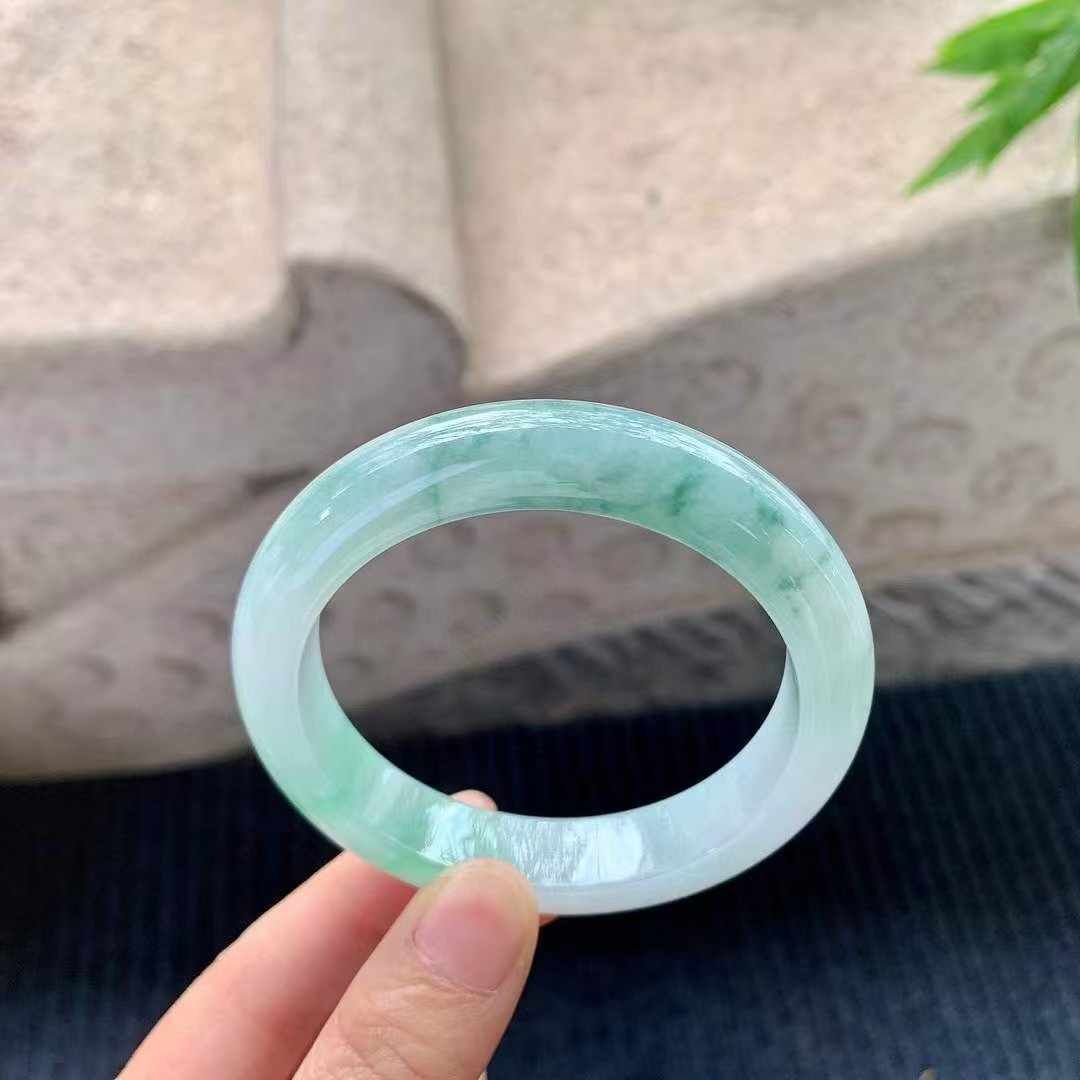 11225630 56mm翡翠細糯飄花手鐲 (54-56)