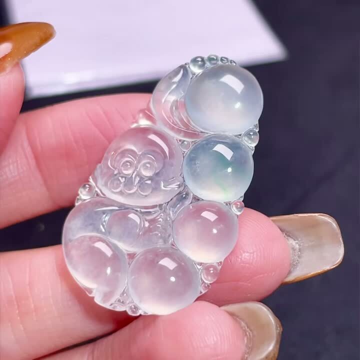 1122413 翡翠靈猴吊墜