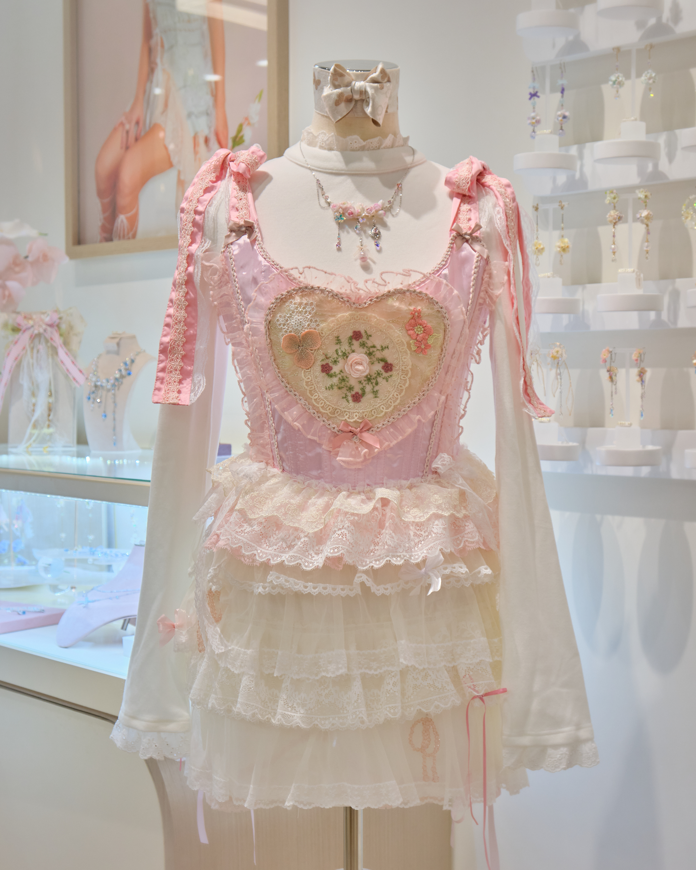 13186 Cherry-Snow Embroidered Heart Corset