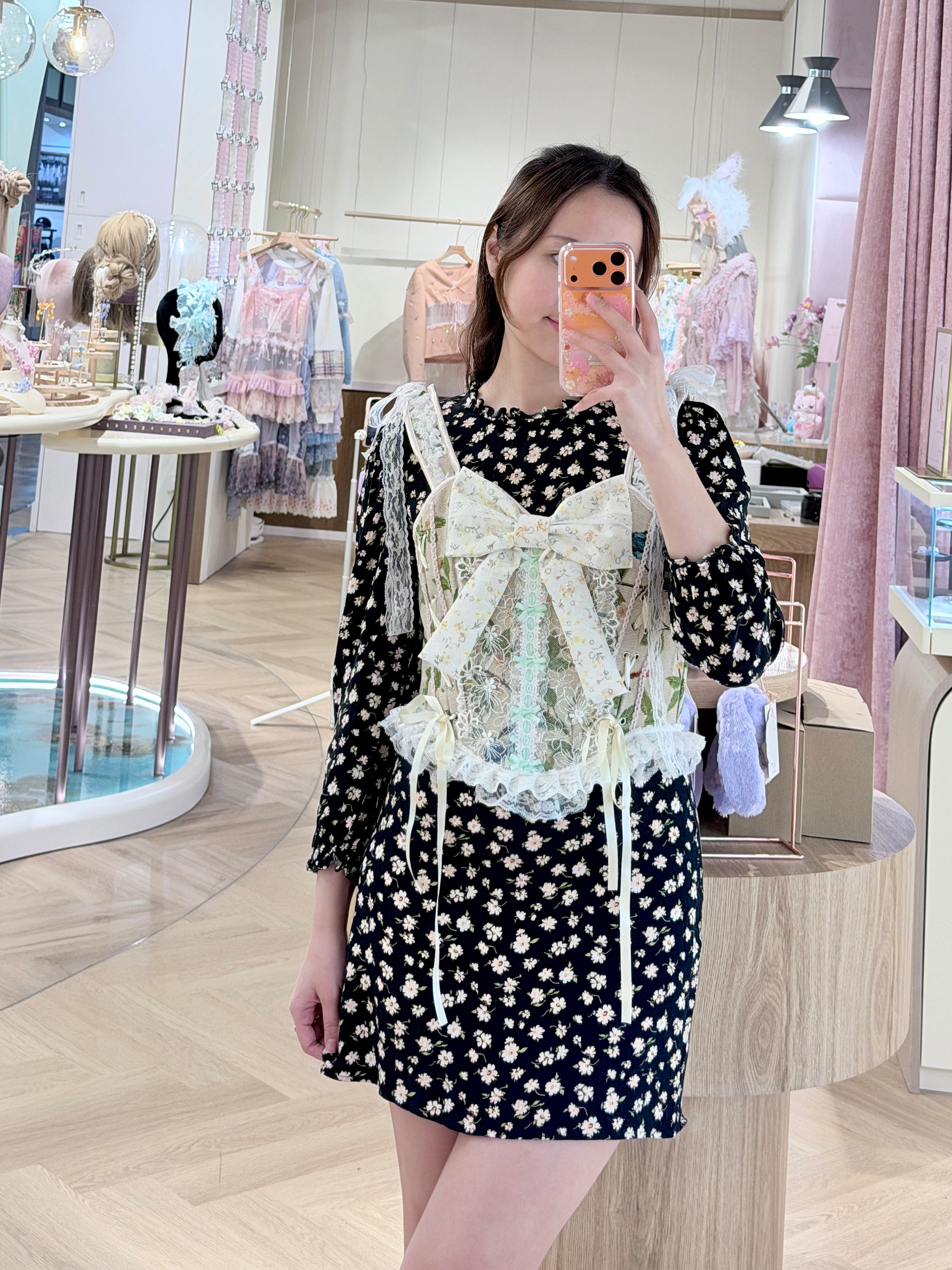 13188 Cherry-Snow Embroidered Heart Corset