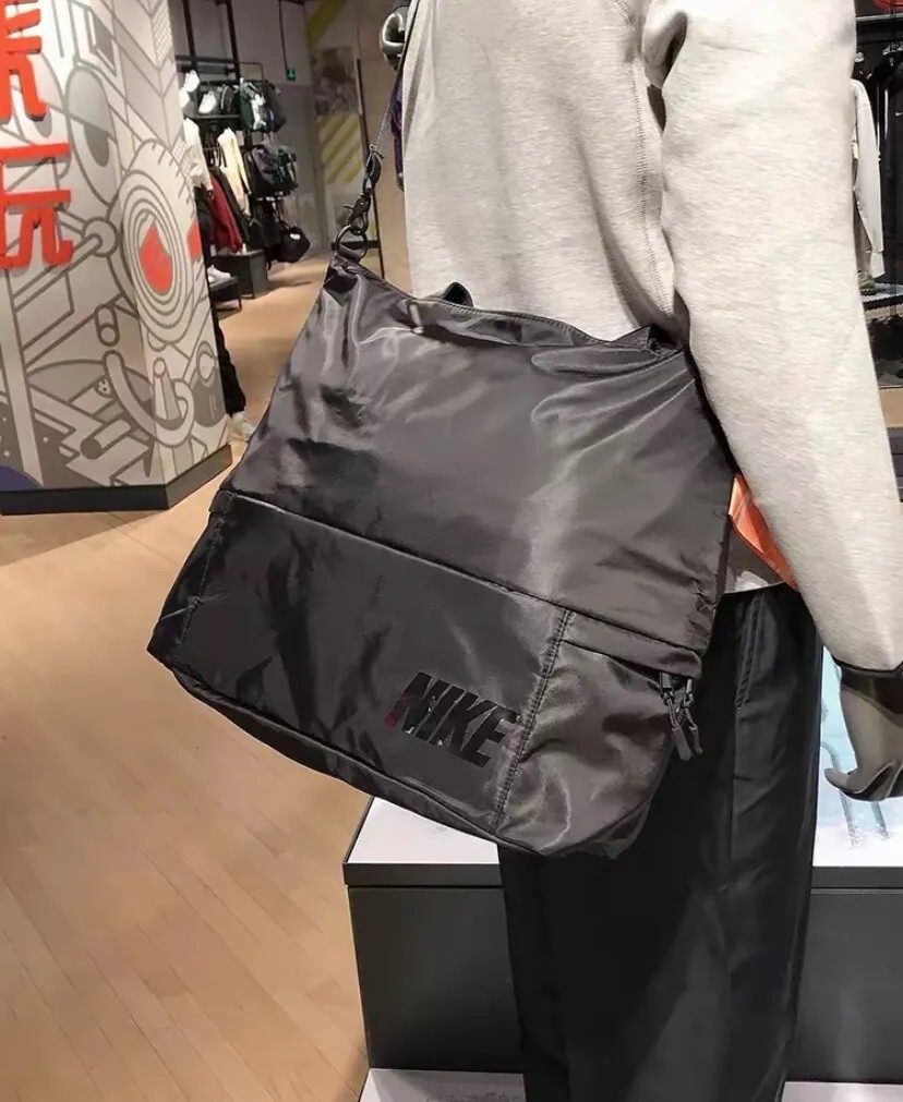 <快速出貨> 國外限定🎉 NIKE 多功能 防水 托特包 側背包