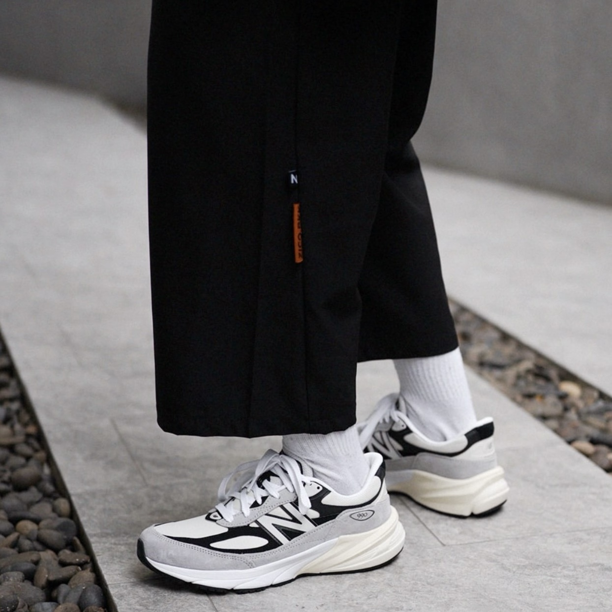 代購-New Balance NB 990 V6 跑鞋 黑白色 美產 男女同款  U990TG6