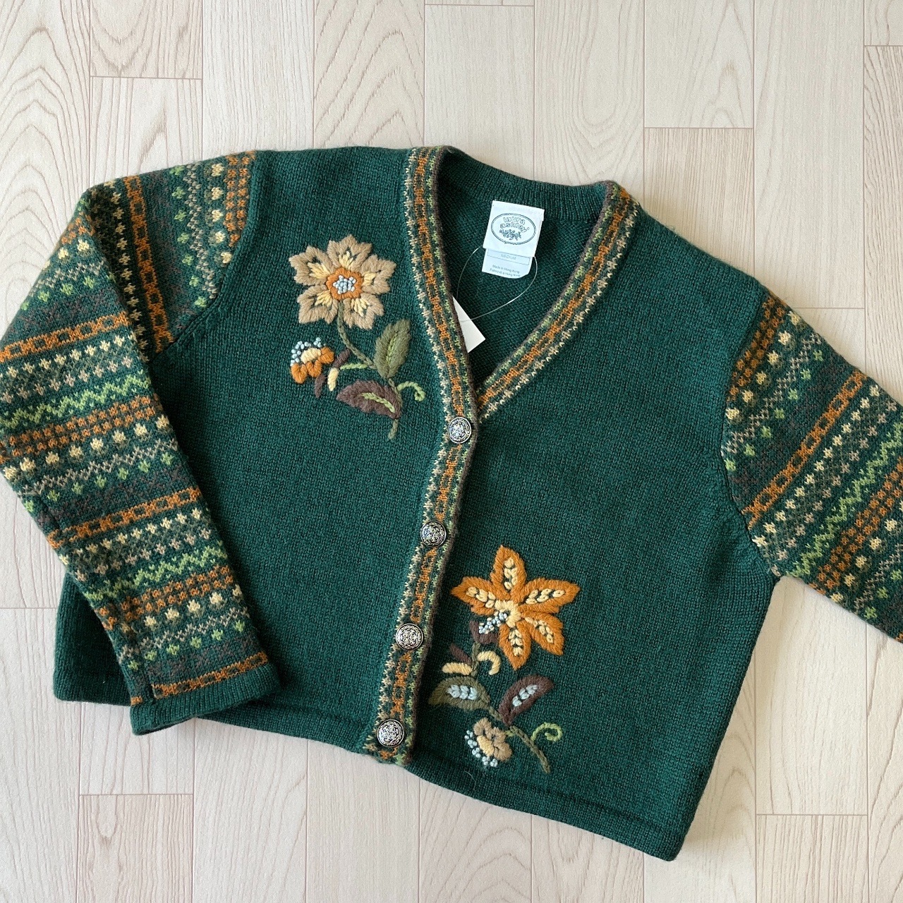 Laura Ashley香港製墨綠色繡花羊毛冷衫