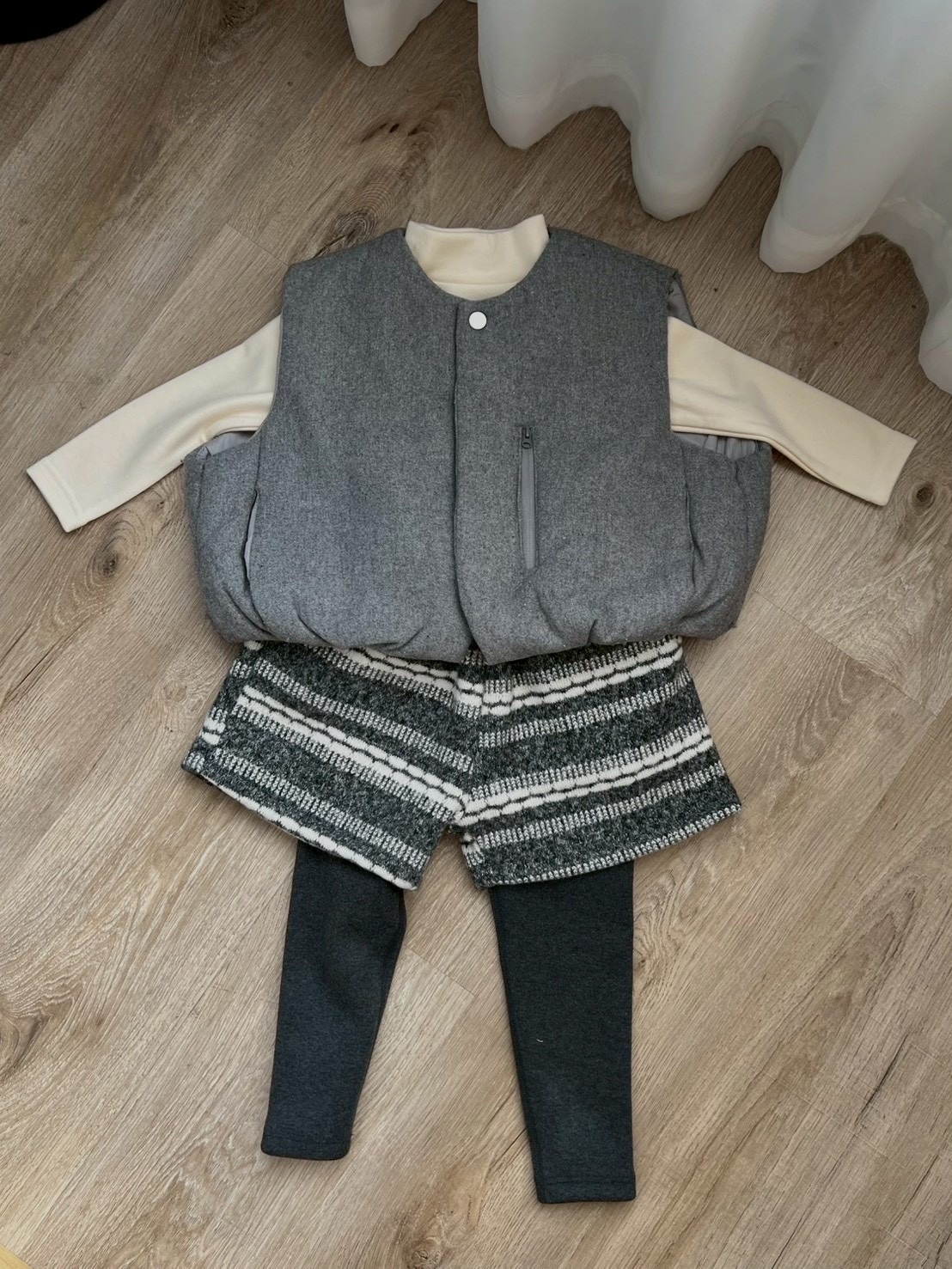 A03674花苞毛呢背心