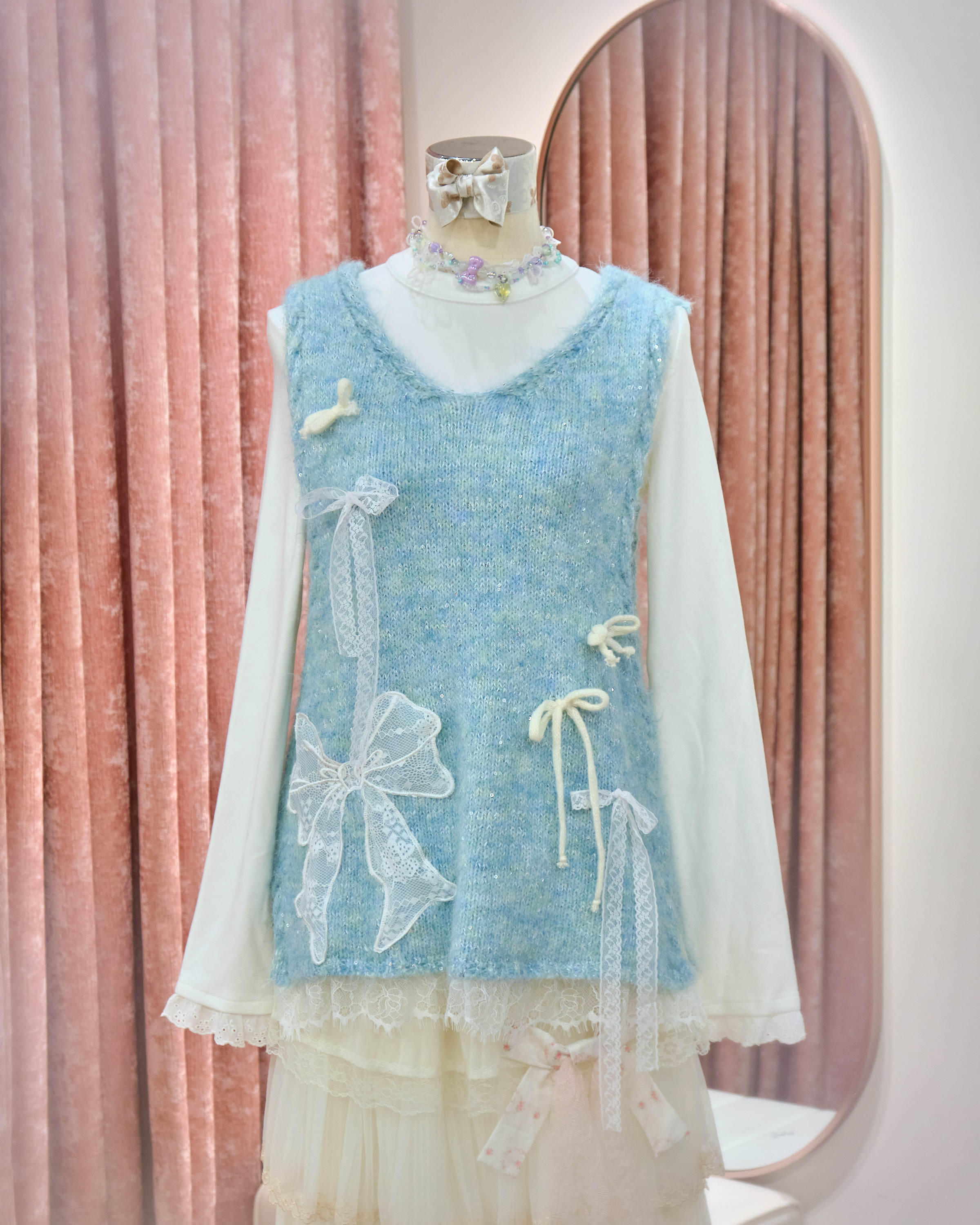 13139 Coquette Bow Lace-Trimmed Knit Vest (2-way)