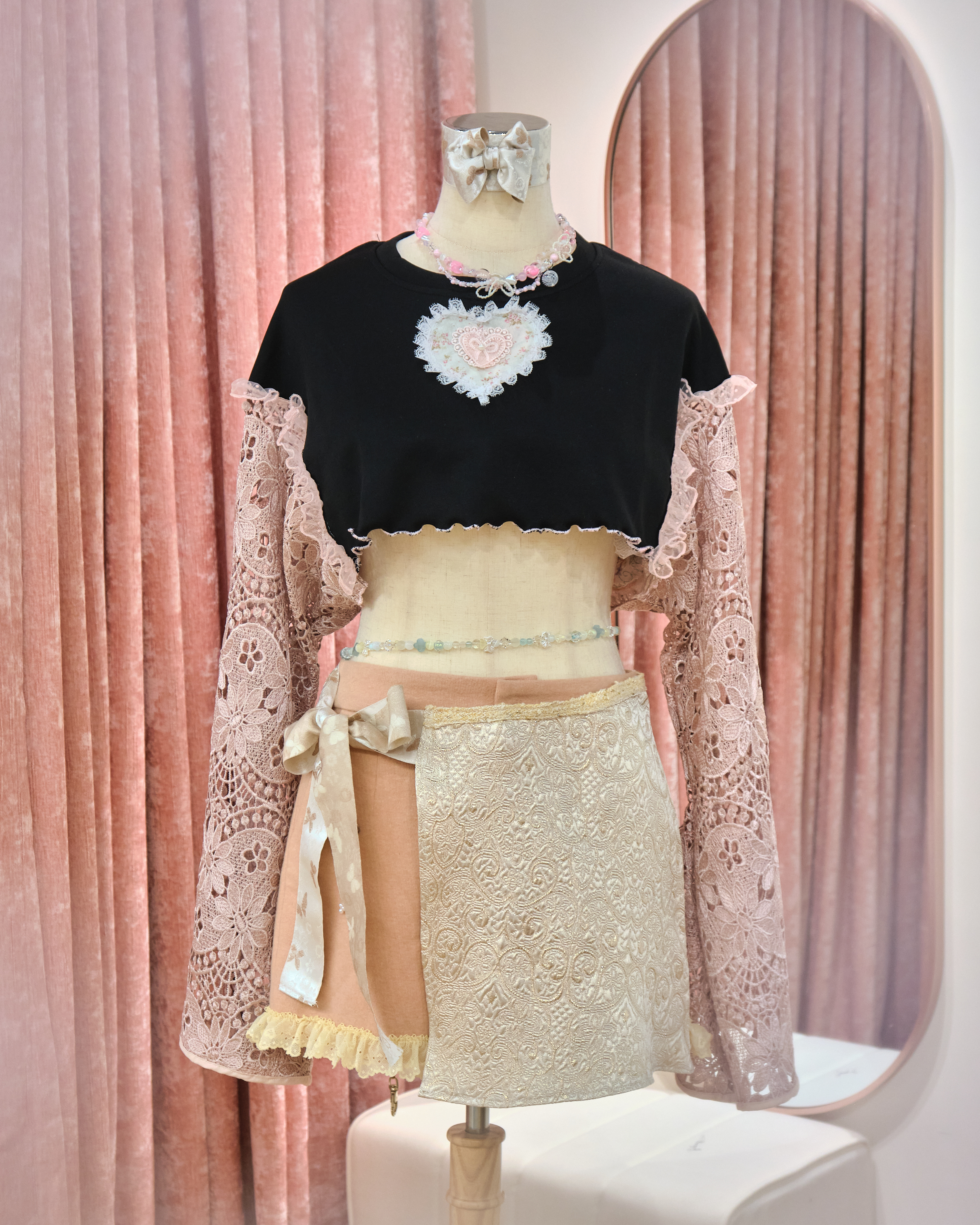 13131 Coquette Bow Lace-Trimmed Tweed Skort